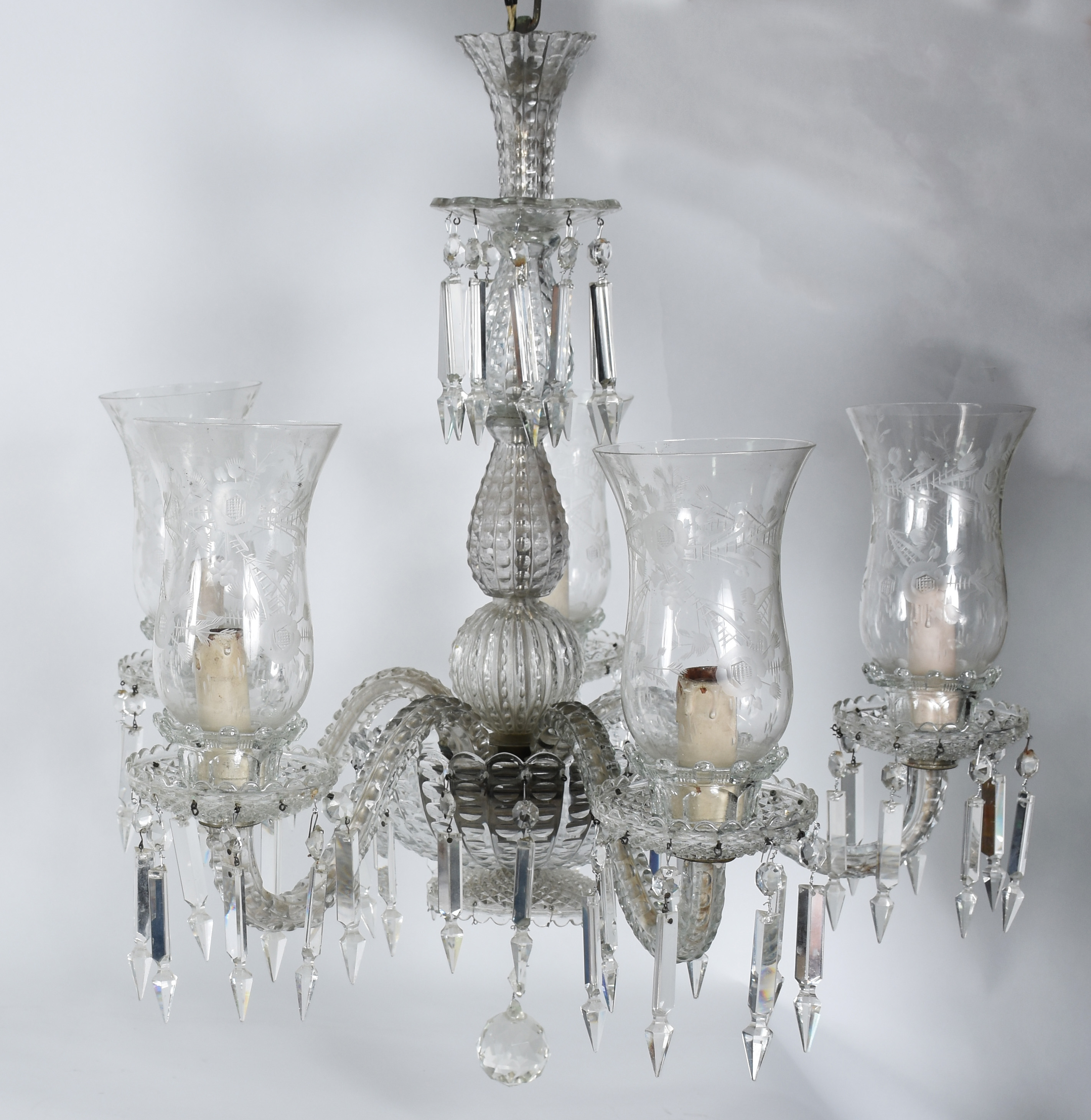 Lustre de cristal para cinco luzes, pingentes lapidados e mangas... - foto 3 de 3