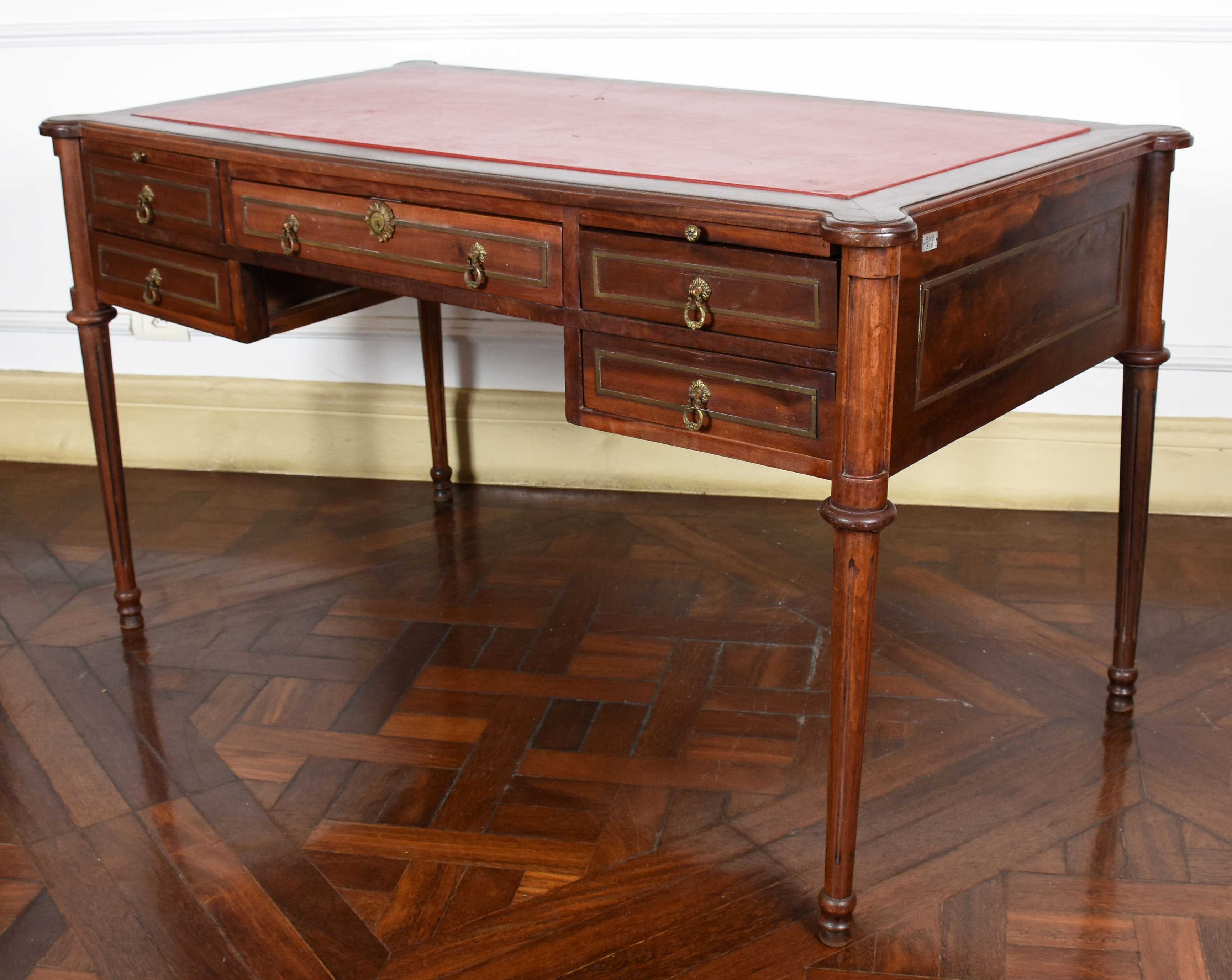 ESCRIVANINHA ESTILO INGLÊS - TAMPO CURVIM - 80 X 140 X 77. Este Lote... - foto 1 de 5