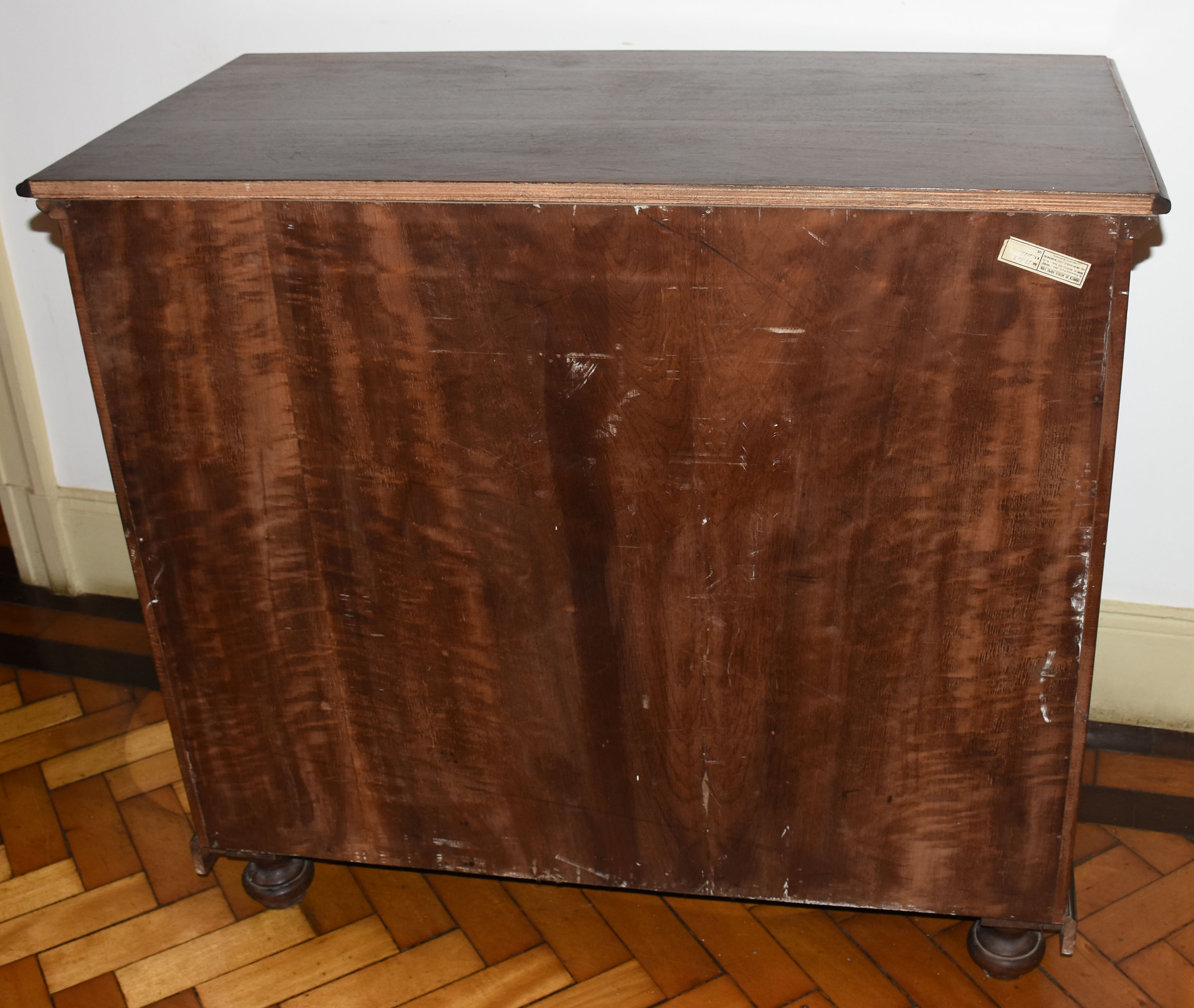 COMODA MADEIRA NOBRE 99 x 112 x 56 (AxLxP). Este Lote se encontra no... - foto 3 de 5
