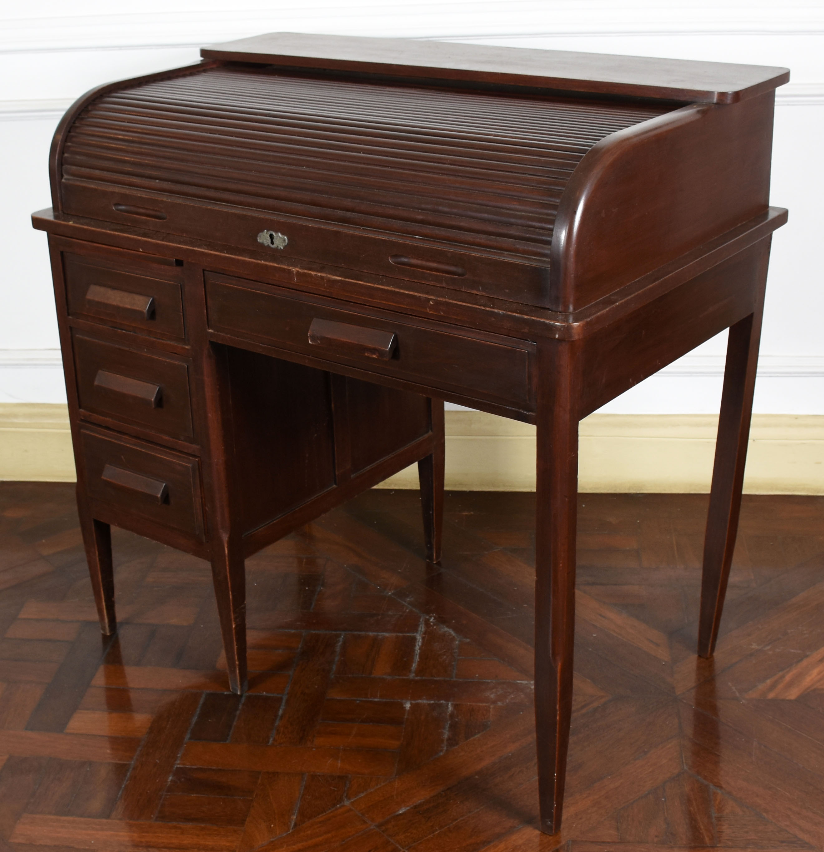 ESCRIVANINHA XERIFE - 103 X 105 X 64 – restauro em um dos pés. Este... - foto 1 de 4
