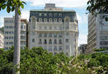 Apartamento - Joia da arquitetura Francesa no R... - Apartamento - Joia da arquitetura Francesa no Rio de Janeiro encomendada pela família Guinle. Majestosa construção na Praia do Flamengo, da déca...