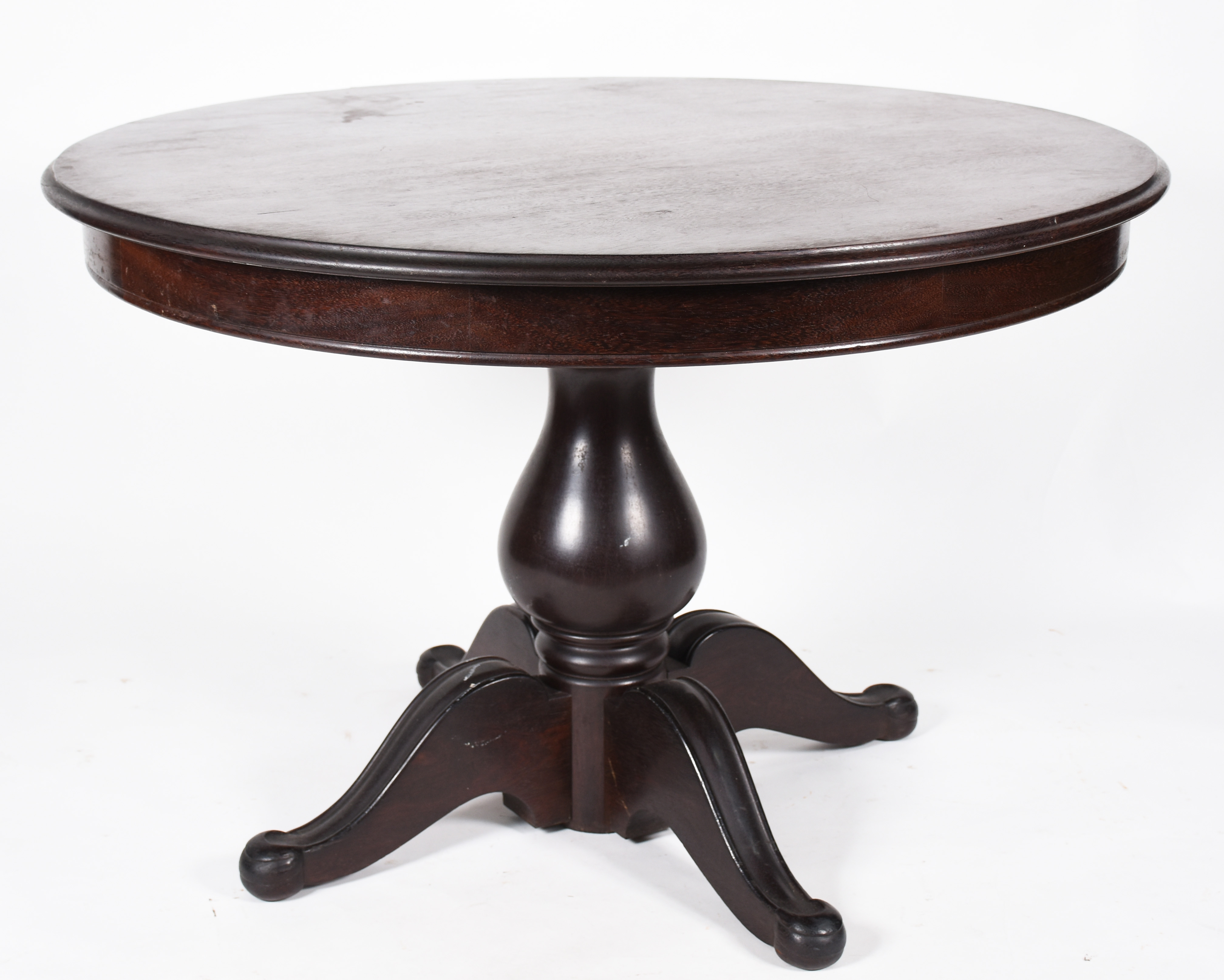 Mesa de jantar de madeira nobre, feitio redondo, apoio em coluna... - foto 3 de 4