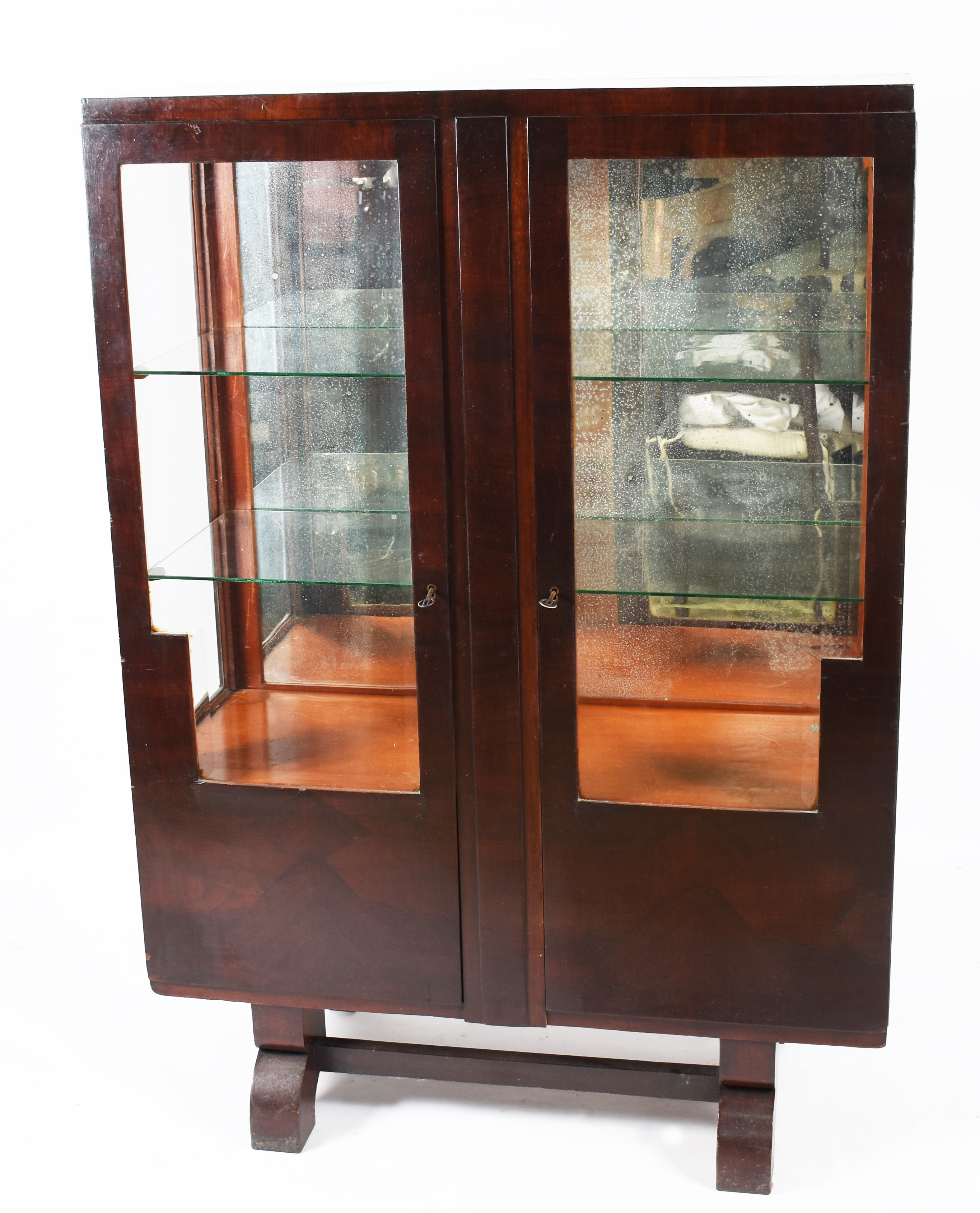 Vitrine de madeira nobre com duas portas e laterais de vidro... - foto 2 de 6