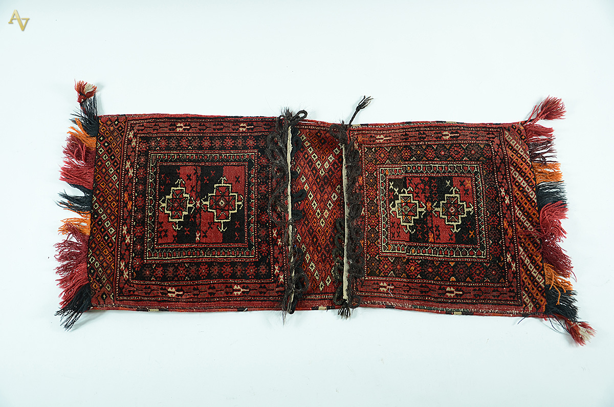 Tapete Afghan - sela de camelo. Medidas 1,17 x 0,51 m.