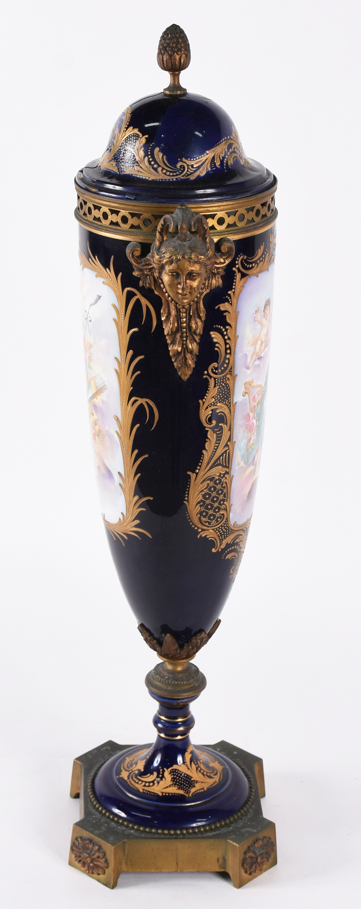 Ânfora de porcelana francesa de Sèvres na cor azul cobalto, de uma... - foto 2 de 8