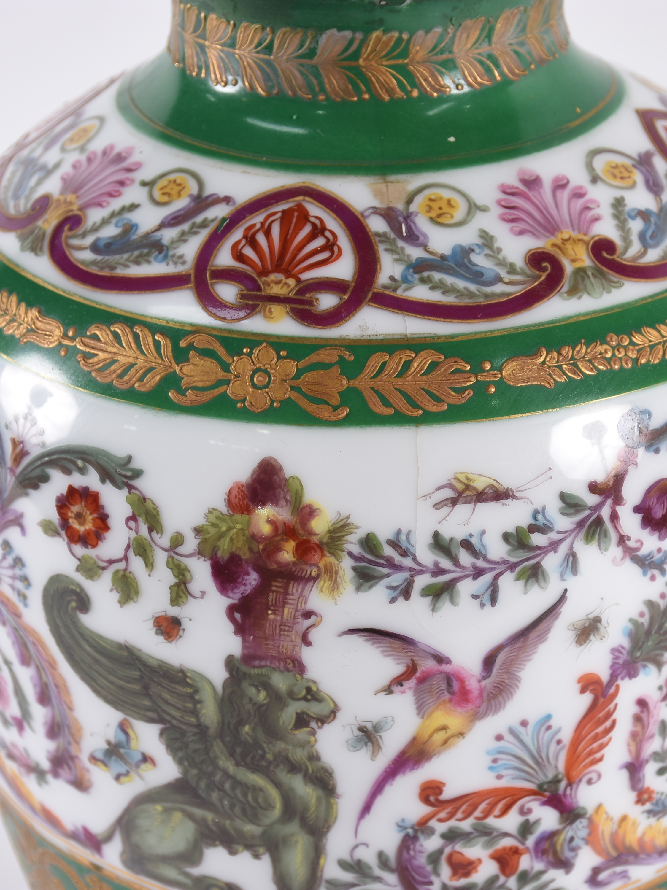 Potiche de porcelana francesa de Sévres, fundo verde ricamente... - foto 4 de 6