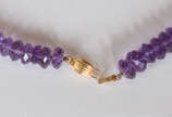 Colar de contas de ametistas, com fecho de ouro... - Colar de contas de ametistas, com fecho de ouro 18 k .(Por questão de segurança a peça não se encontra na loja)