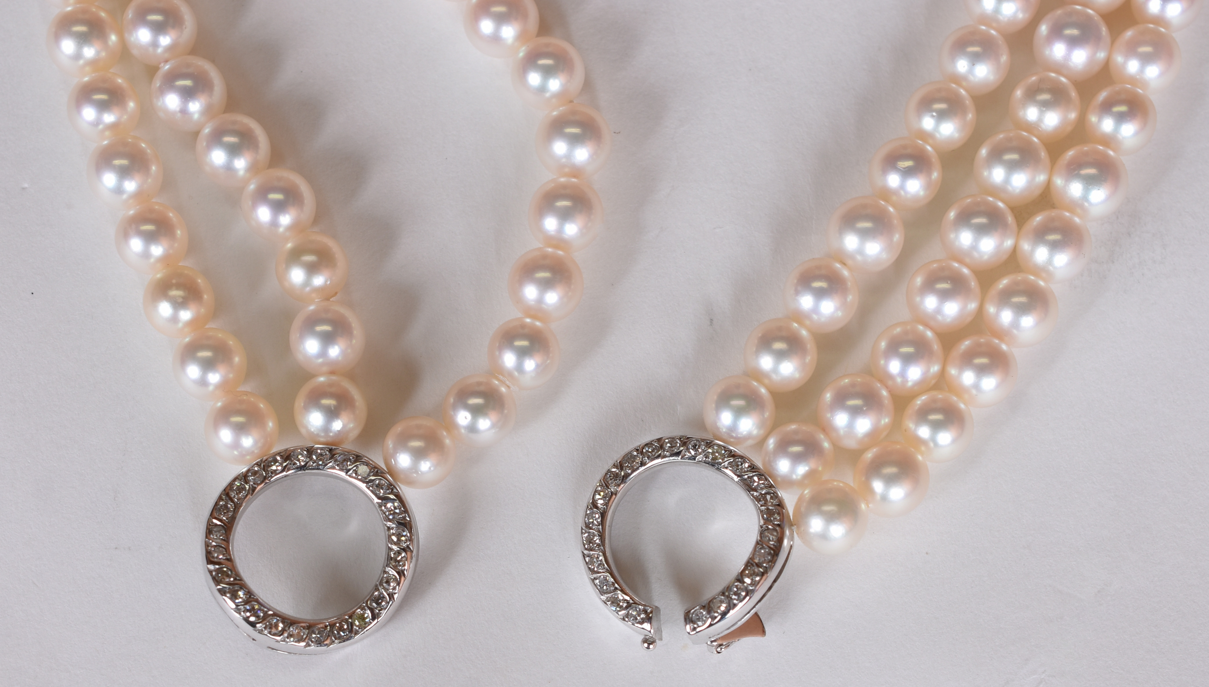 Conjunto de Colar e pulseira com fios triplos de pérolas brancas... - foto 2 de 7