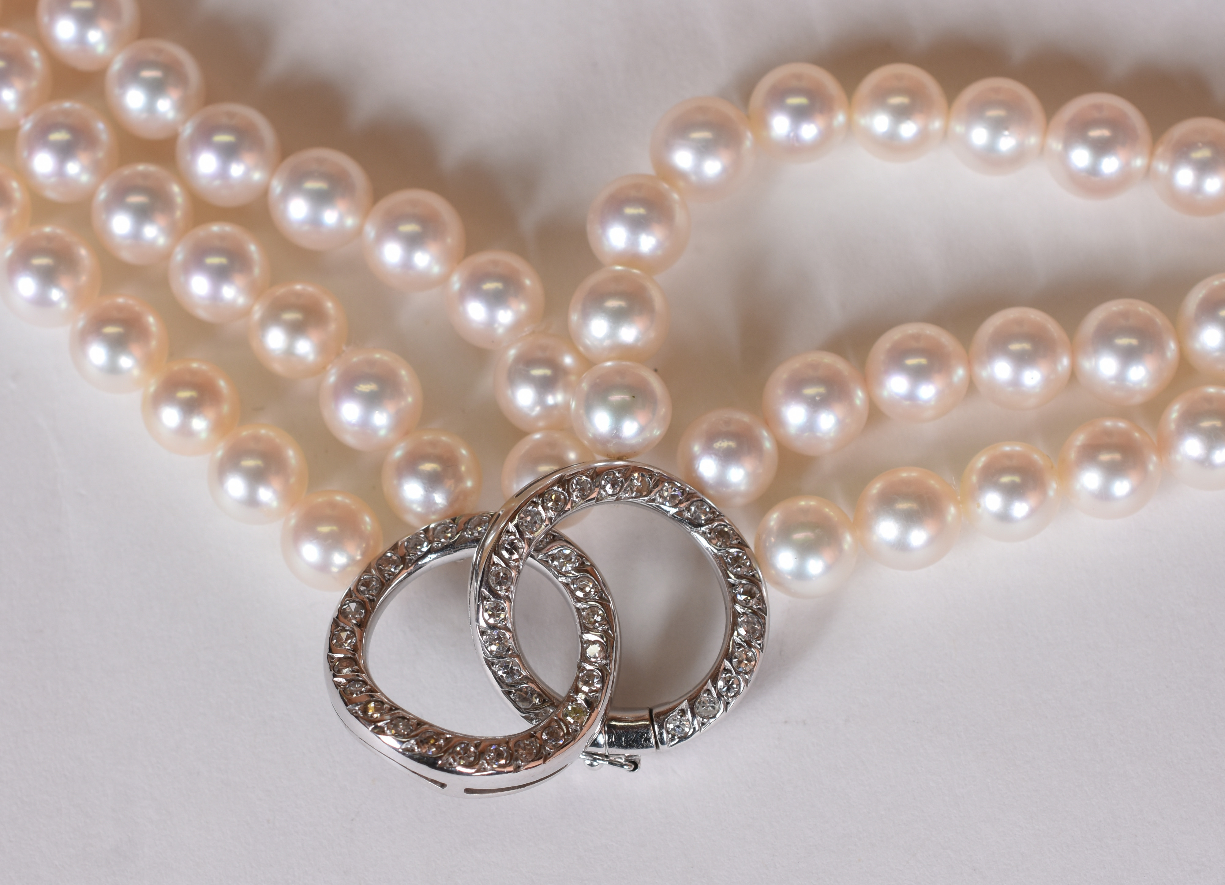 Conjunto de Colar e pulseira com fios triplos de pérolas brancas... - foto 6 de 7