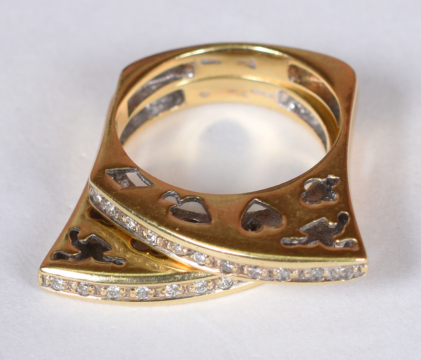 Conjunto de anéis de ouro 18 k com detalhes em brilhantes. Aro 19... - foto 2 de 7