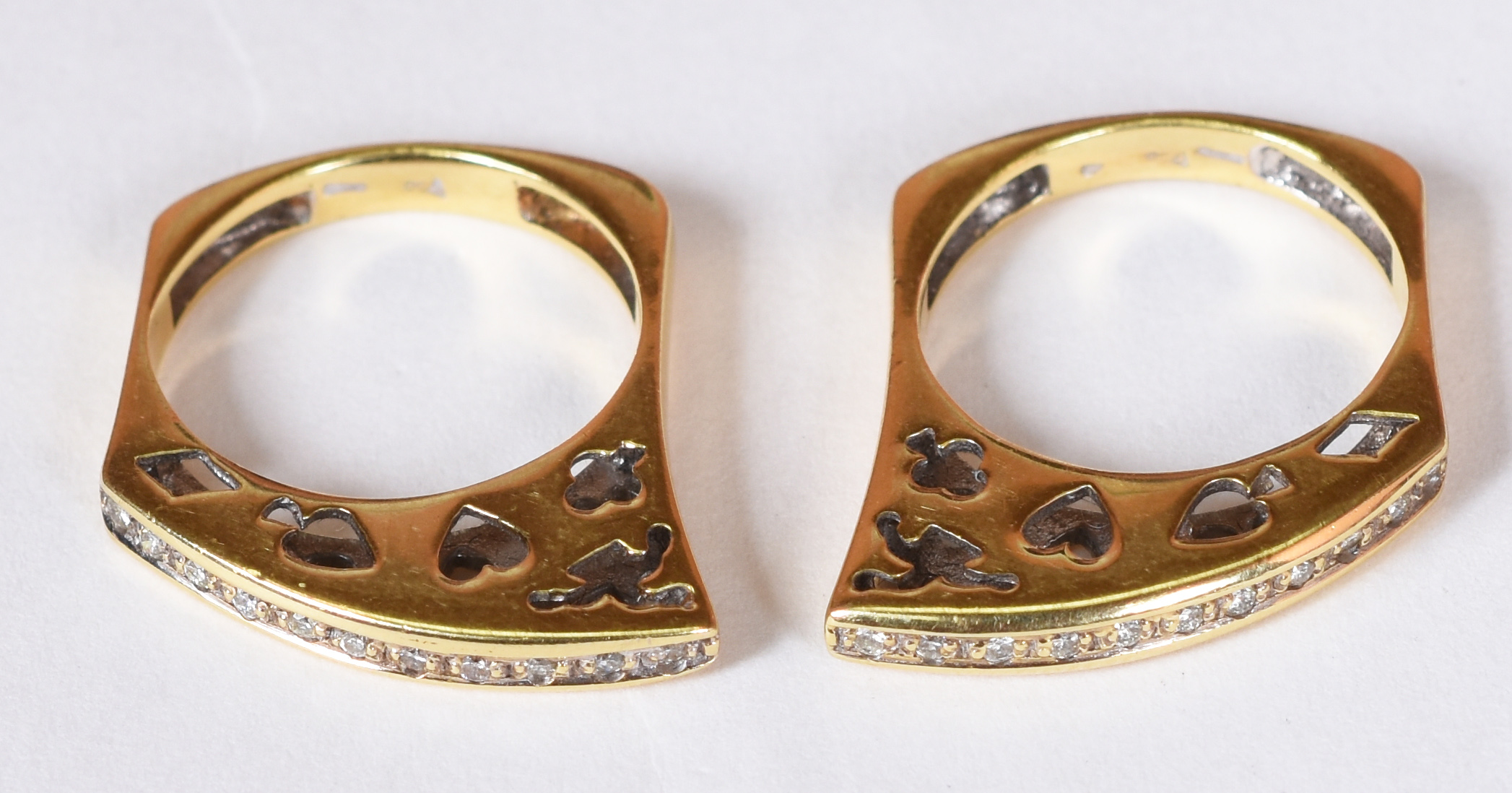 Conjunto de anéis de ouro 18 k com detalhes em brilhantes. Aro 19... - foto 1 de 7