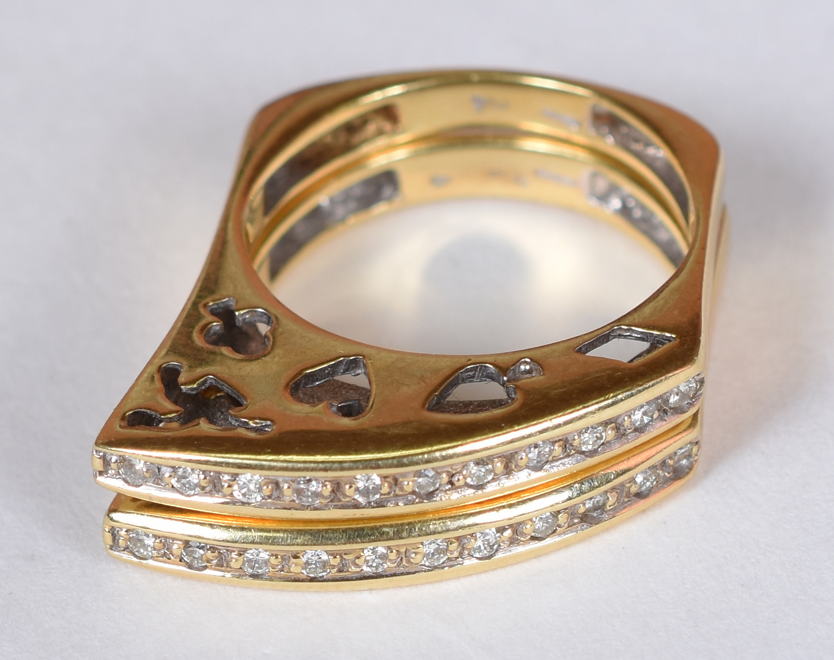 Conjunto de anéis de ouro 18 k com detalhes em brilhantes. Aro 19... - foto 3 de 7