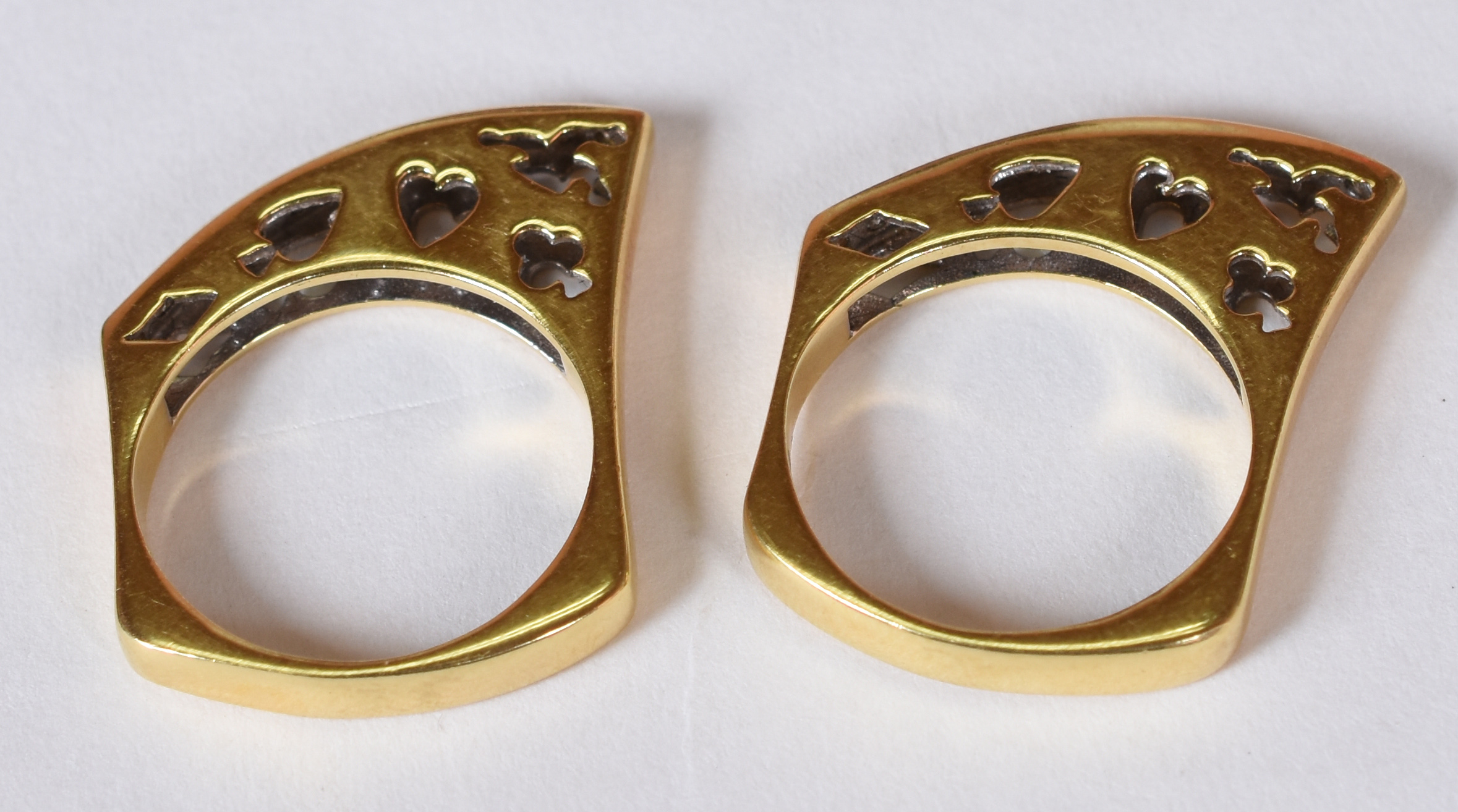 Conjunto de anéis de ouro 18 k com detalhes em brilhantes. Aro 19... - foto 4 de 7