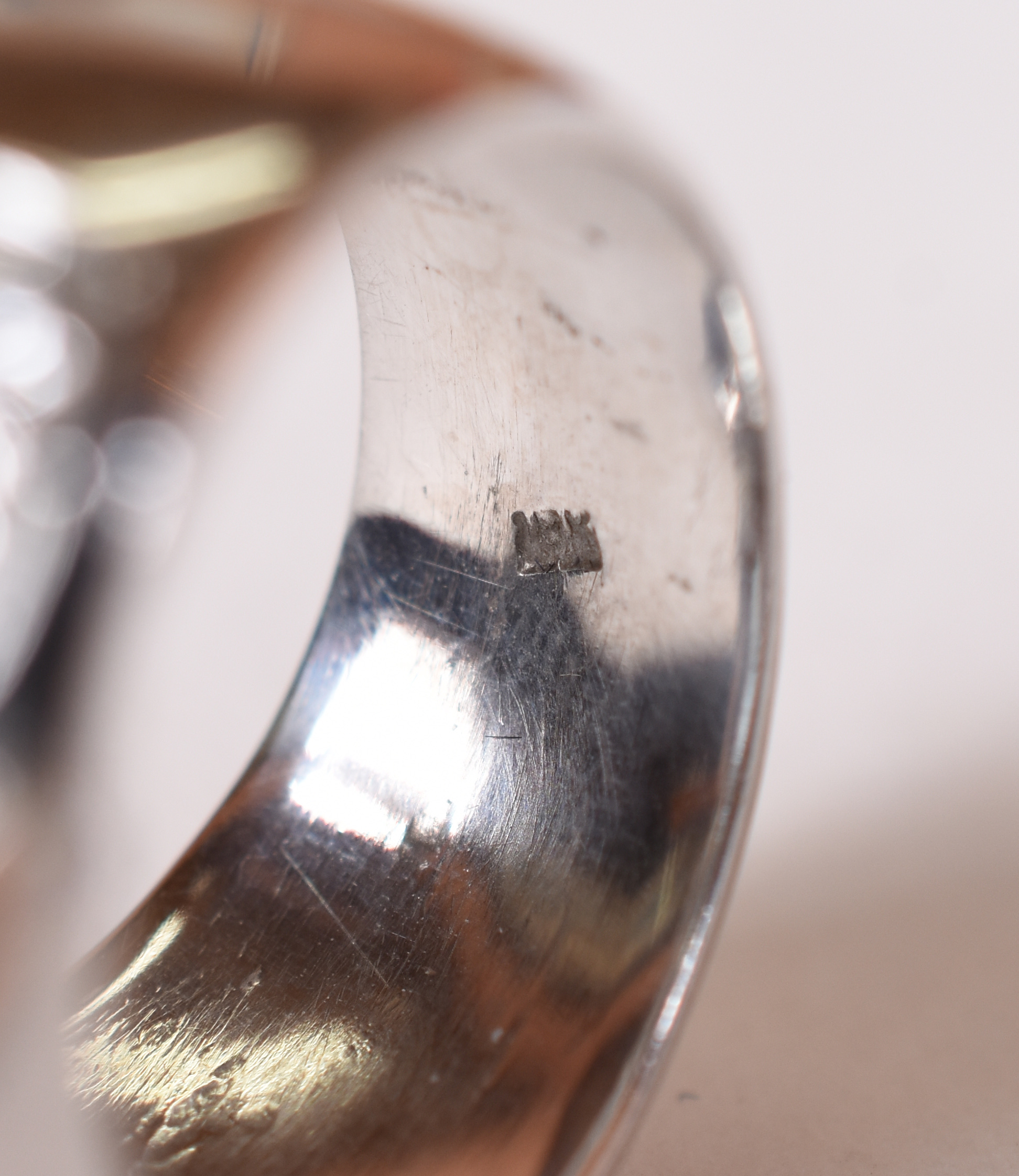 Anel de ouro branco 18 k com brilhantes e 18 cts de água marinha. Aro... - foto 3 de 4