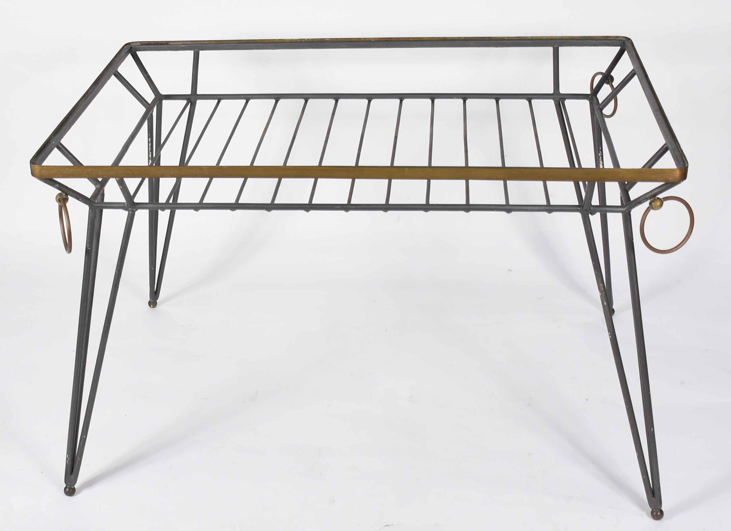 Mesa com 4 cadeiras de metal , assentos estofados , tampo de mármore... - foto 3 de 7