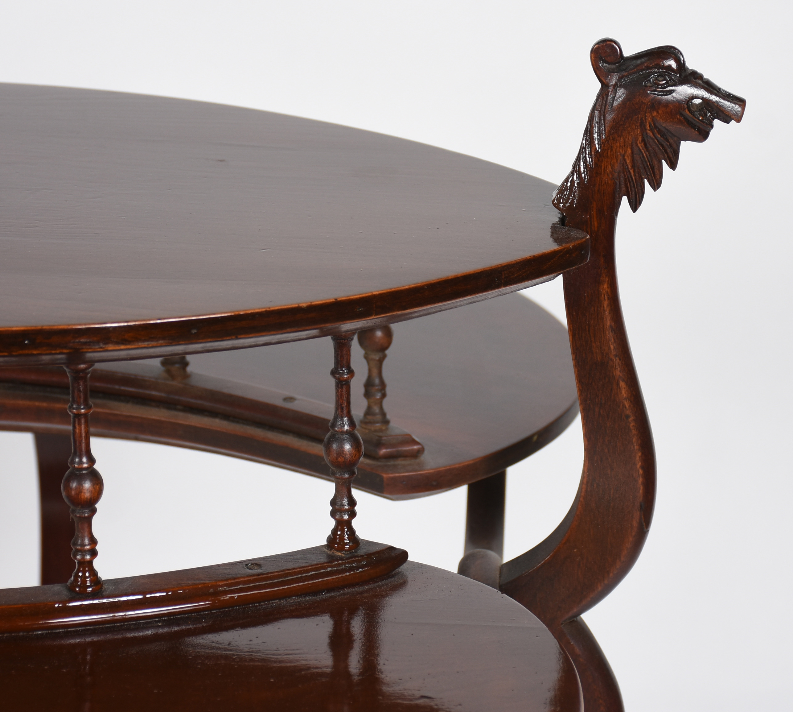 Mesa auxiliar estilo Art Noveau de madeira nobre com 4 platôs ligados... - foto 4 de 5