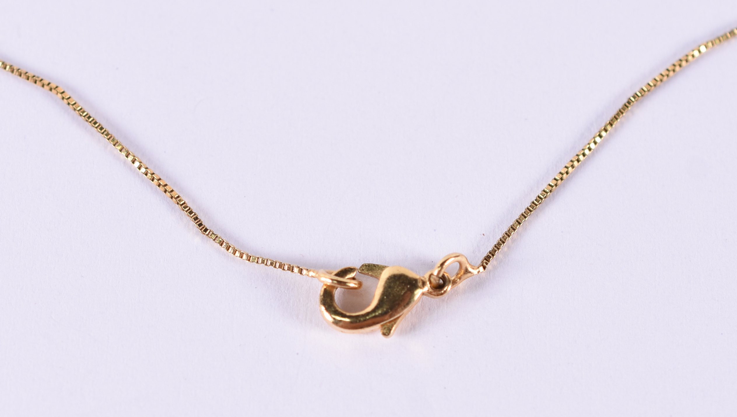 Gargantilha de ouro 18 k com pingente tipo coração com 20 brilhantes... - foto 4 de 5