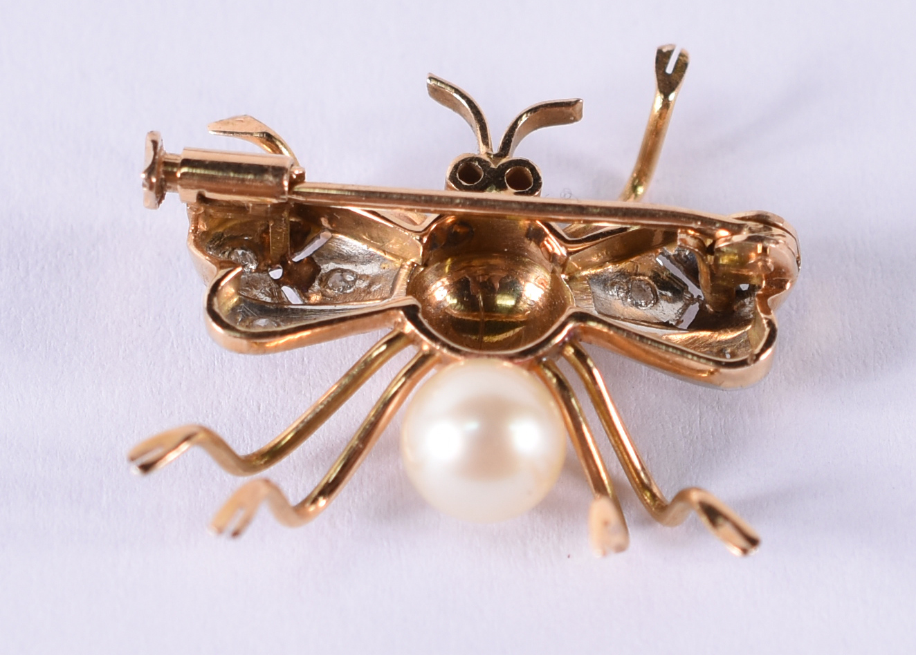 Broche tipo abelha de ouro 18 k branco e amarelo e brilhante. (por... - foto 3 de 3