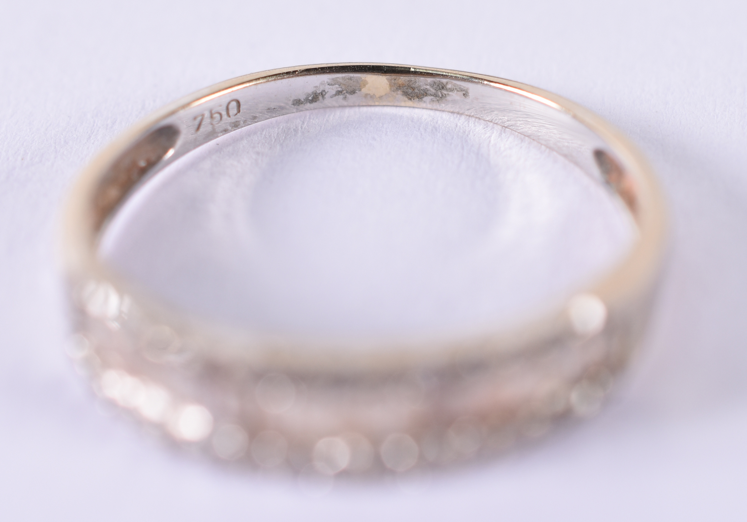 Anel de ouro branco 18 k com brilhante baguetes .Aro 17. (por questão... - foto 4 de 4