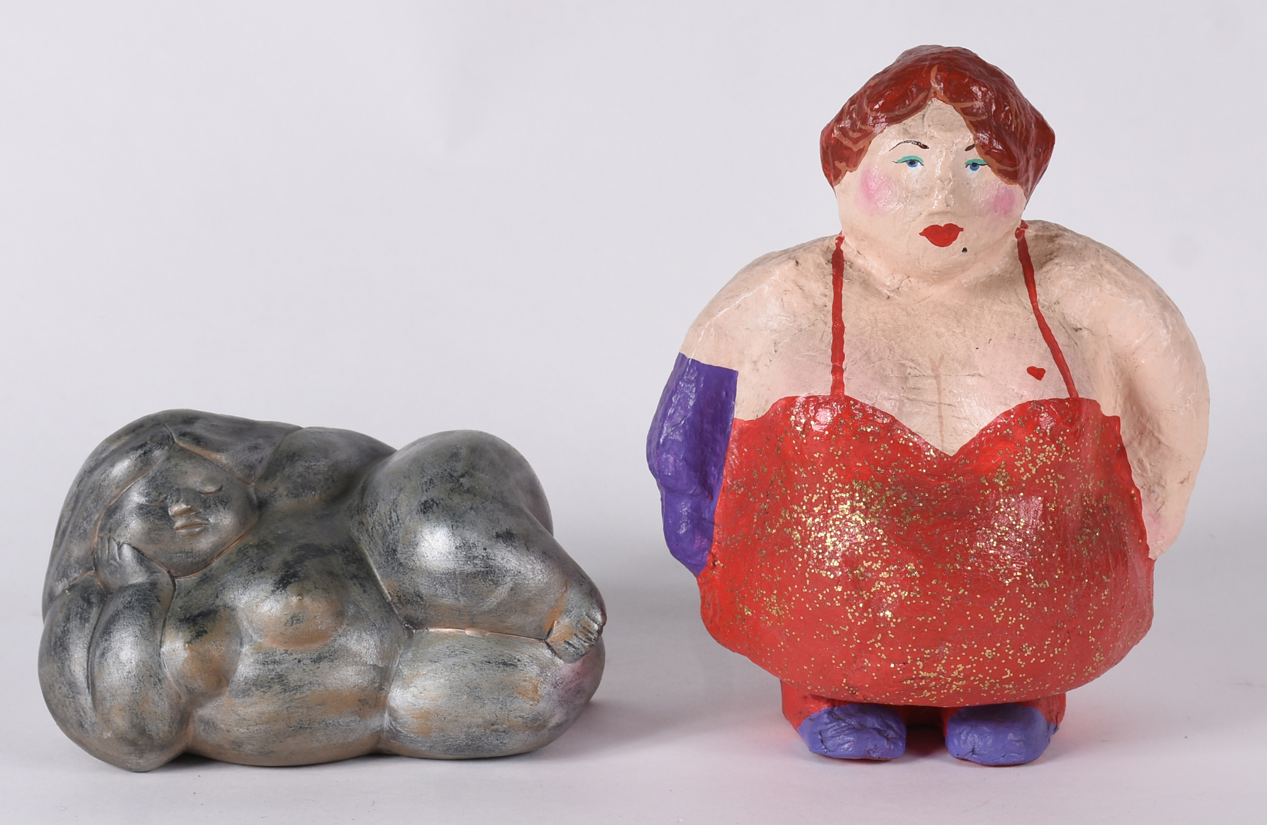 Duas esculturas representando " mulher gorda" ,1 de papel maché e 1... - foto 1 de 5