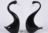 Dois patos de murano na cor preta. - Dois patos de murano na cor preta.