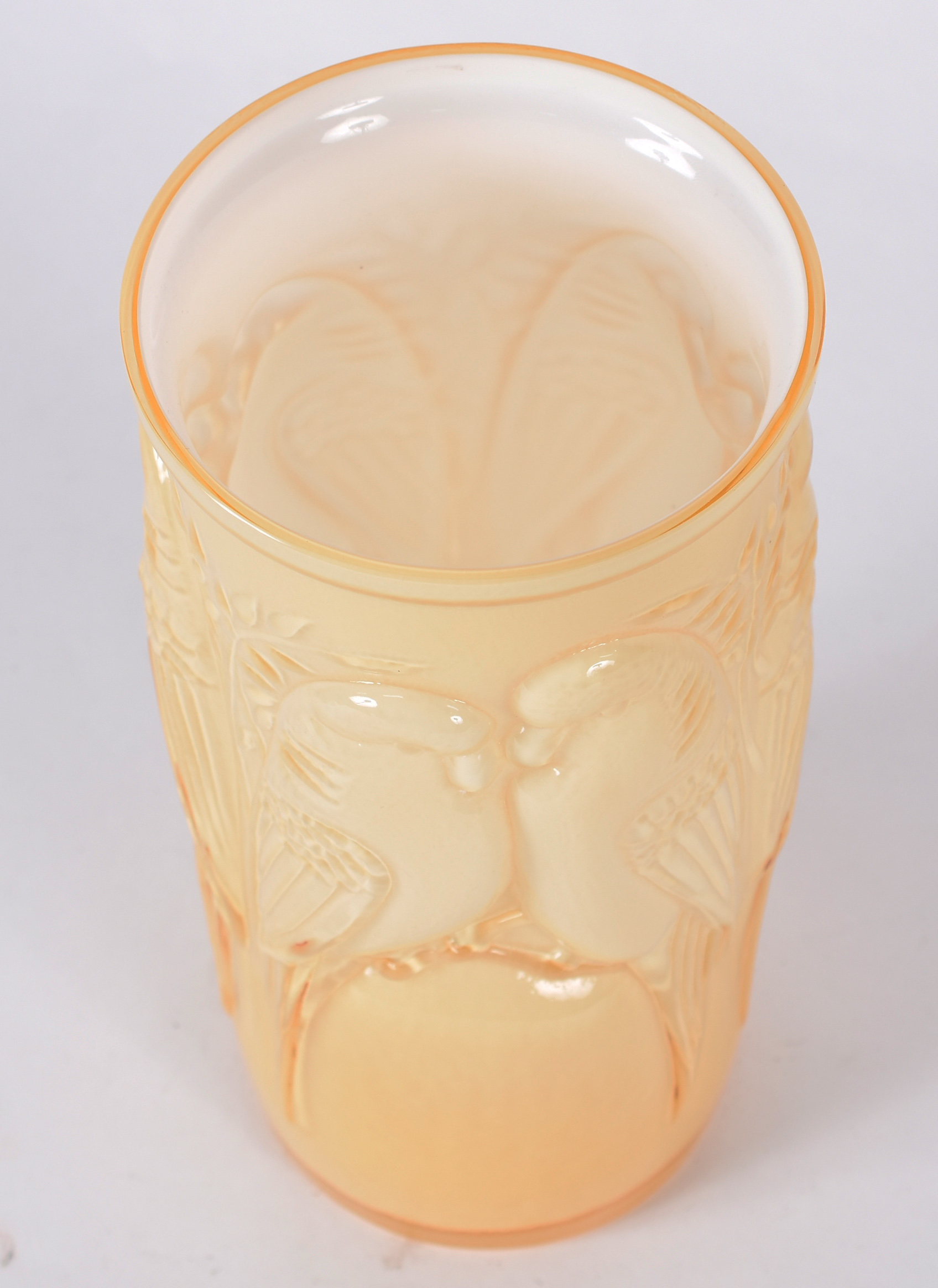 Vaso amarelo com decoração de pássaros. - foto 3 de 4