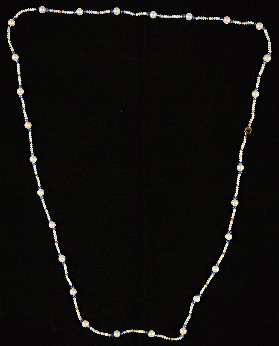 Colar de uma volta com pérolas e safiras com detalhes em ouro amarelo... - foto 1 de 2