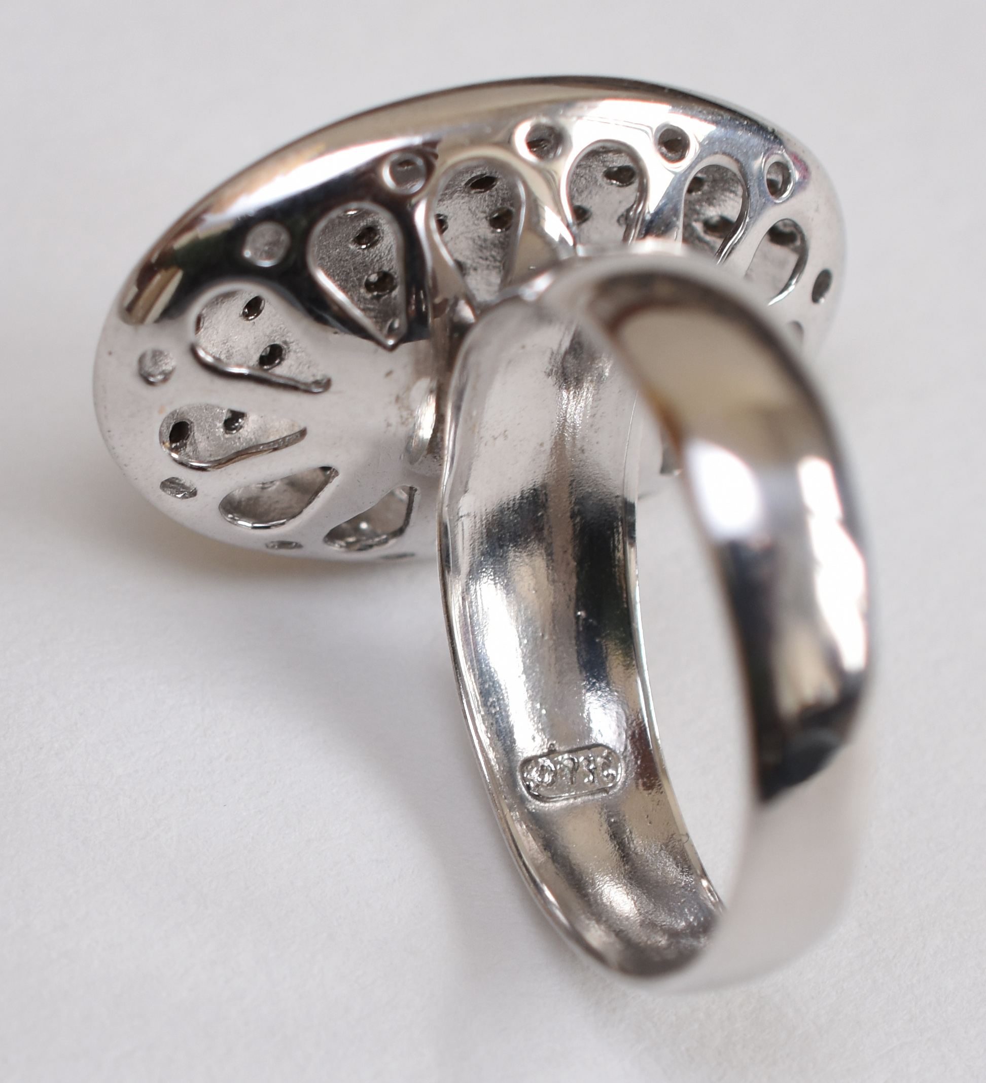 Anel de ouro branco 750 com 0,70 pontos aproximadamente de... - foto 4 de 5
