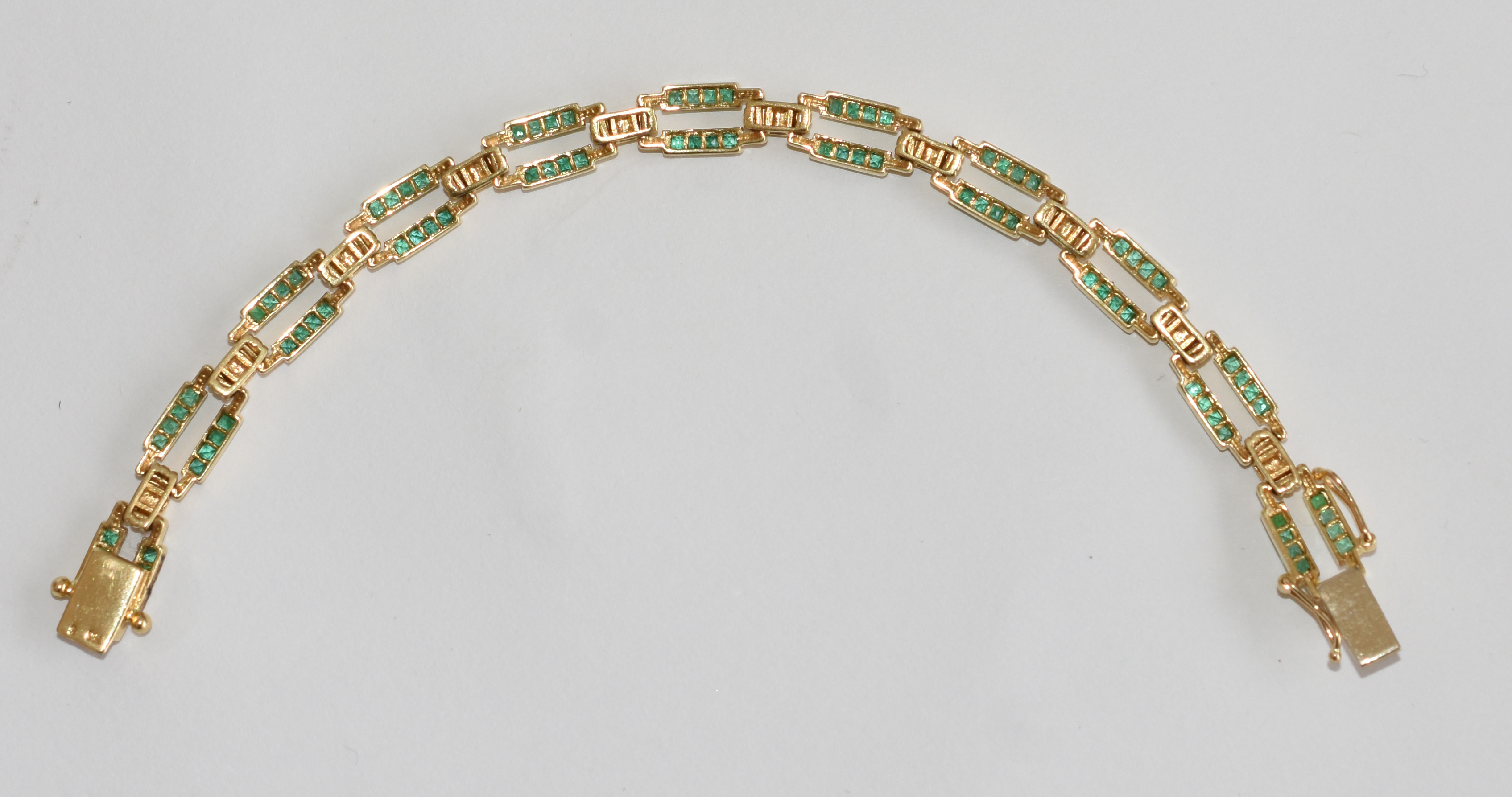 Pulseira de ouro 750 com esmeraldas e brilhantes. (Por questão de... - foto 4 de 4