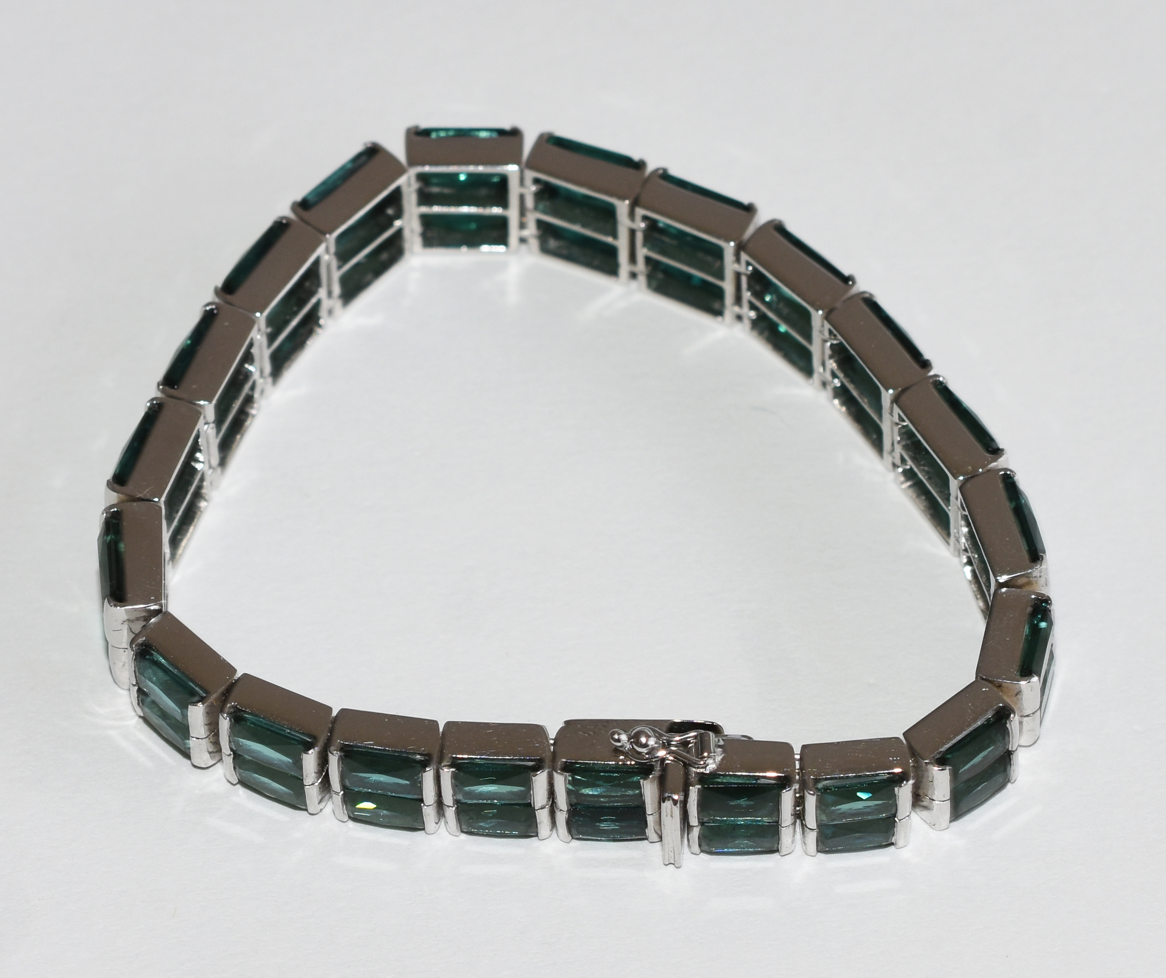 Pulseira de ouro branco com turmalinas de aproximadamente 36 cts de... - foto 4 de 5