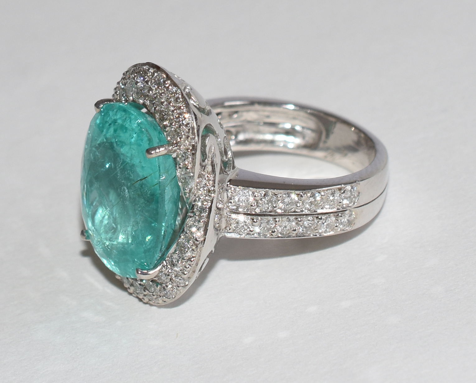 Anel de ouro branco com Turmalina Paraíba com 10,49, certificado... - foto 2 de 3