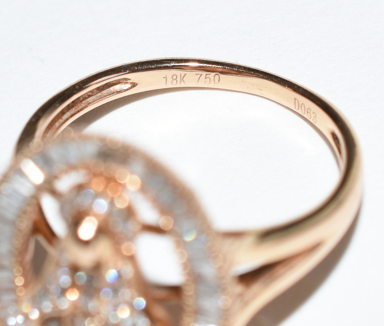 Anel de ouro 750, 18 k rosa com figura de N.Sra. , tendo 1,5 cts de... - foto 3 de 4