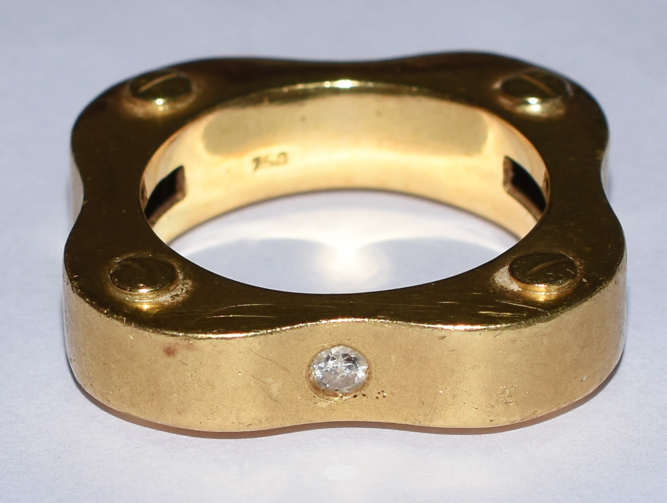 Anel de ouro 750 com brilhantes de 8 pontos. Aro 84. (Por questão de... - foto 1 de 5