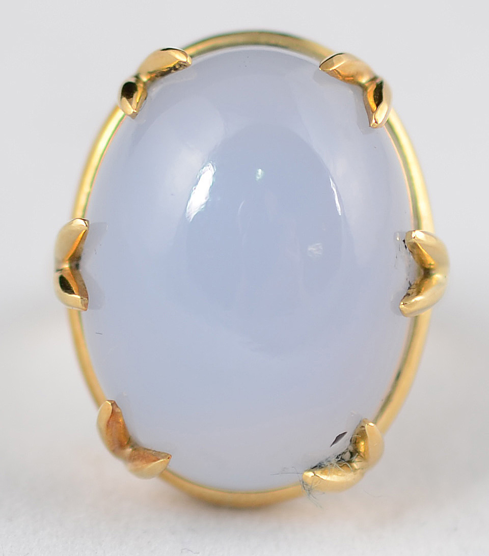 Anel de ouro amarelo 18 k com calcedônia, armação garra folha - 13,4... - foto 2 de 2