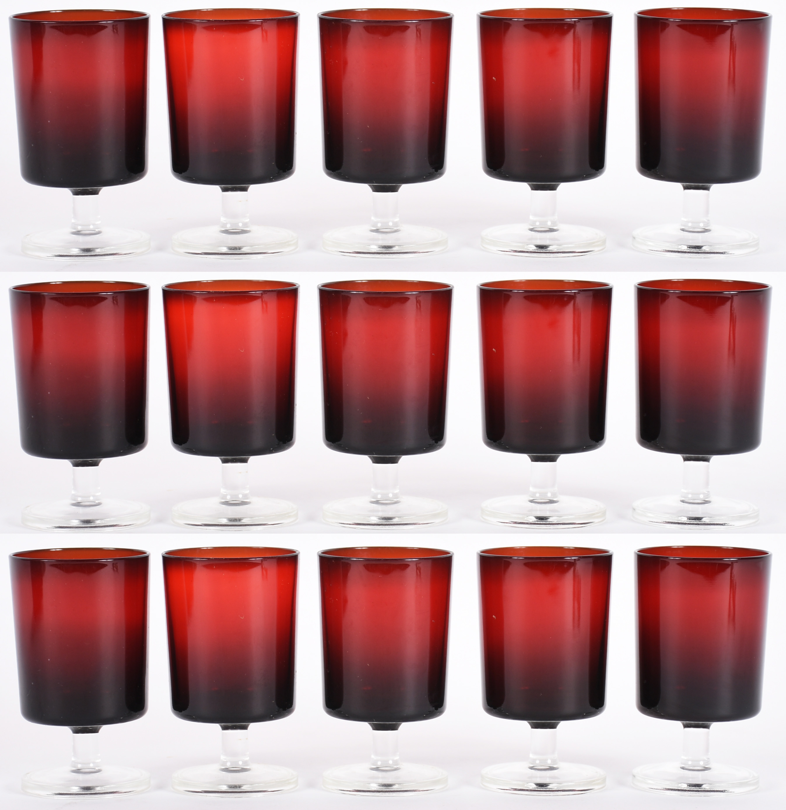 Quinze copos franceses de vidro vermelho. - foto 1 de 3