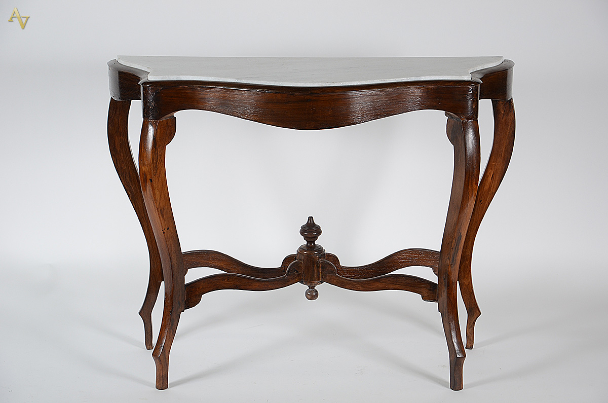 Console de madeira nobre estilo Luis Felipe com tampo de mármore...