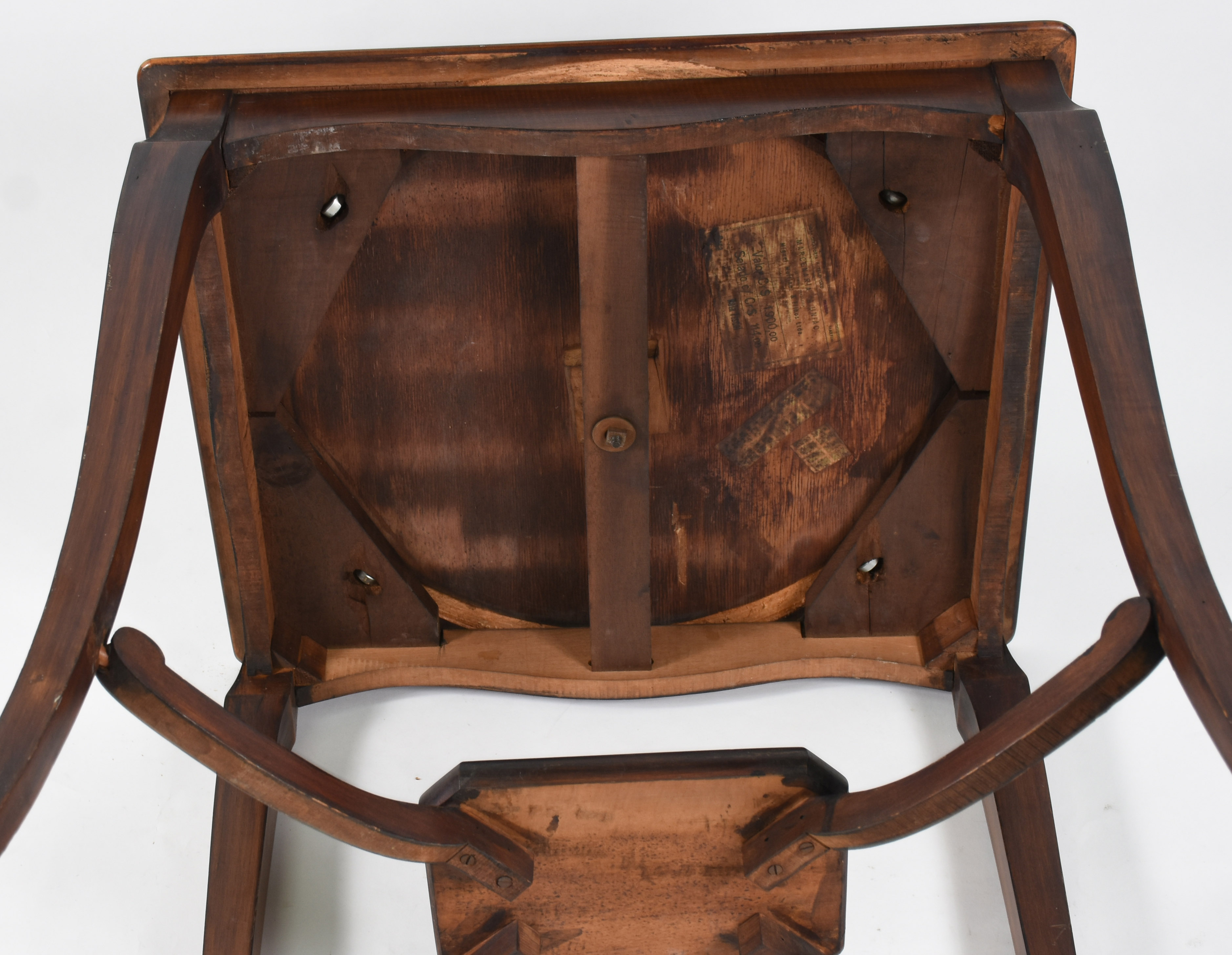 Mesa giratória para televisão de madeira nobre, tampo quadrado com... - foto 4 de 5