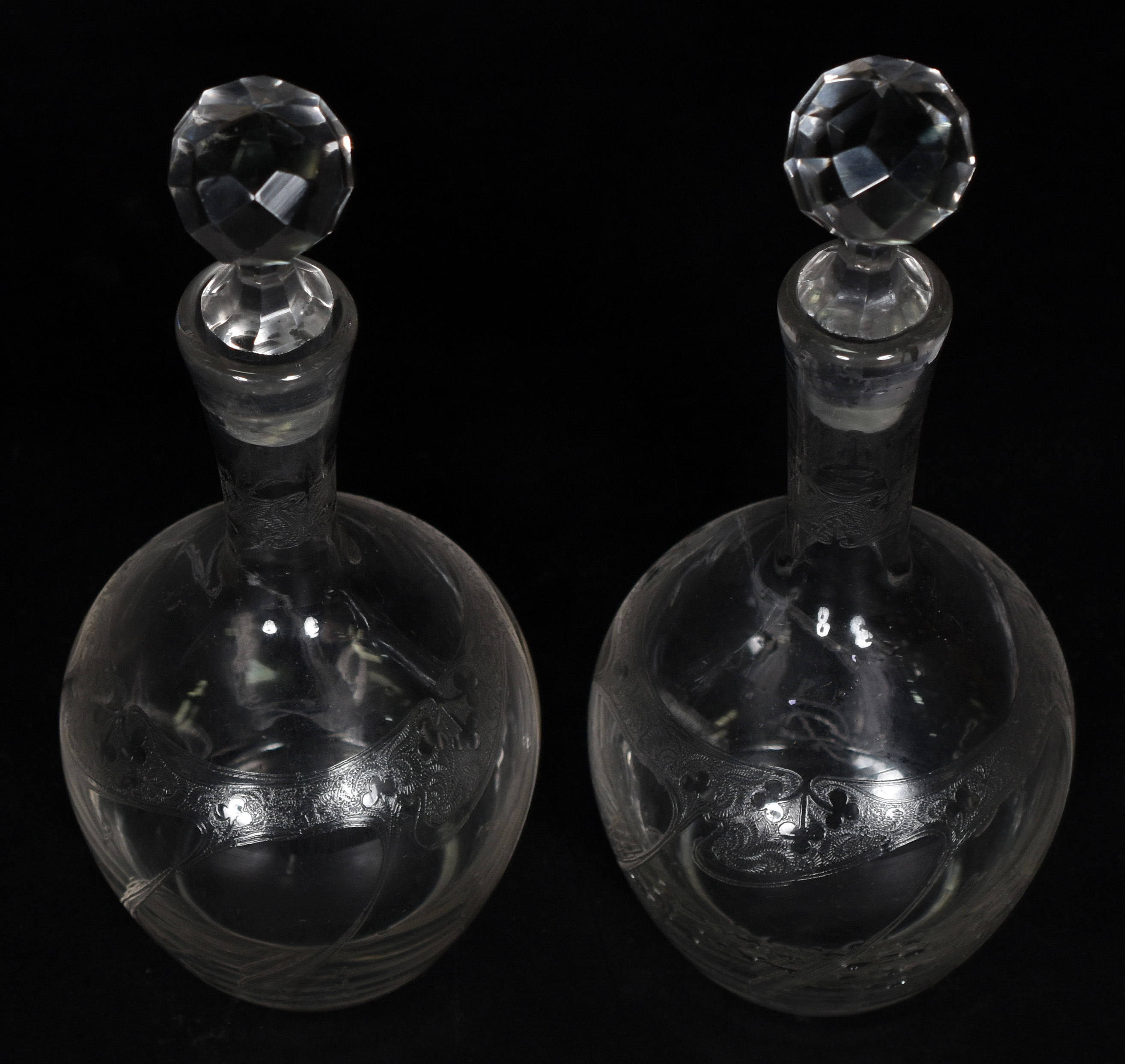 Par de licoreiras de cristal frances Saint Louis lavrado com... - foto 3 de 3
