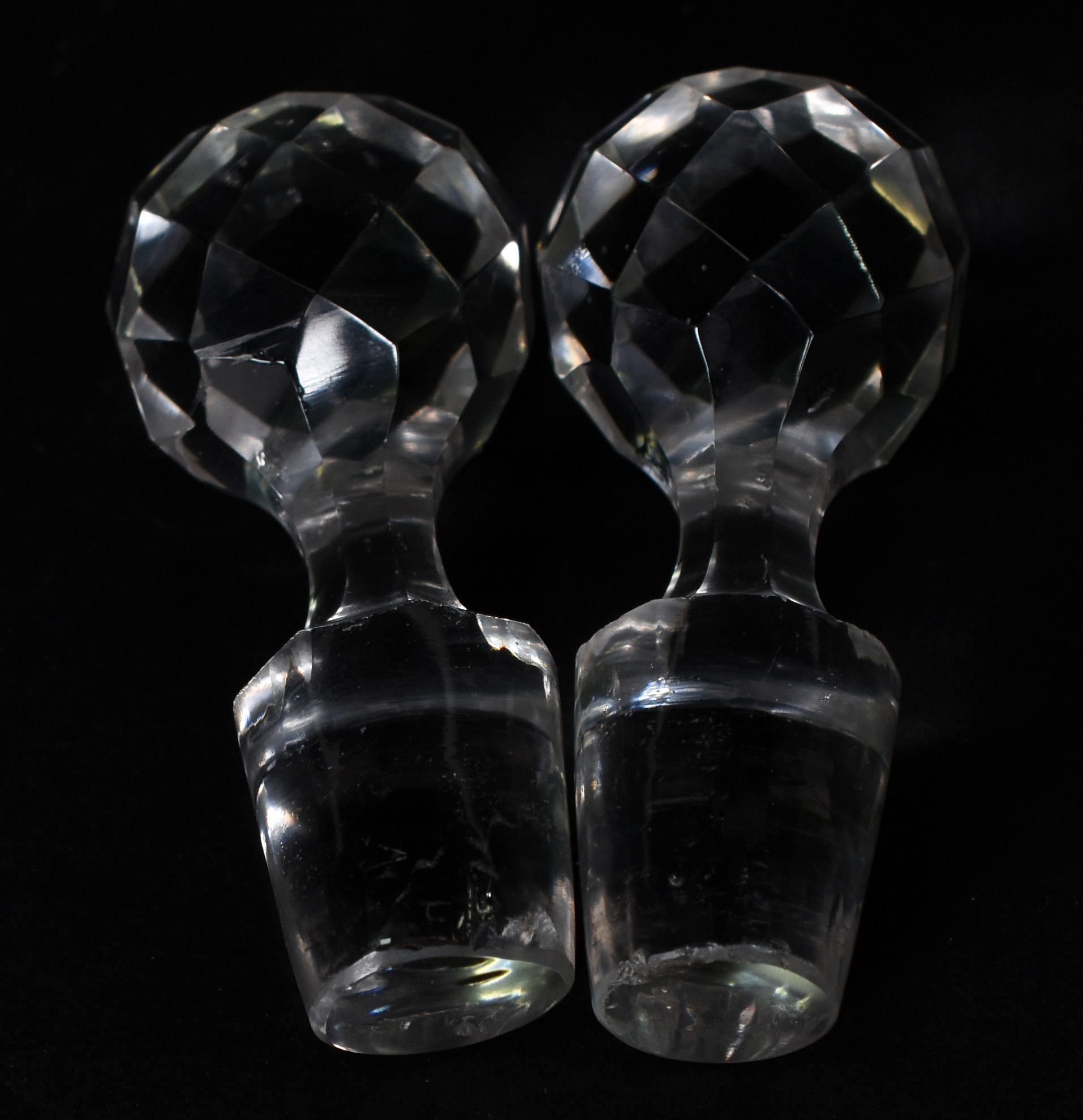 Par de licoreiras de cristal frances Saint Louis lavrado com... - foto 2 de 3