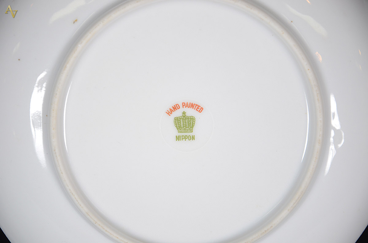 Dois jogos de porcelana japonesa, sendo: um pintado à mão, Nippon... - foto 2 de 4