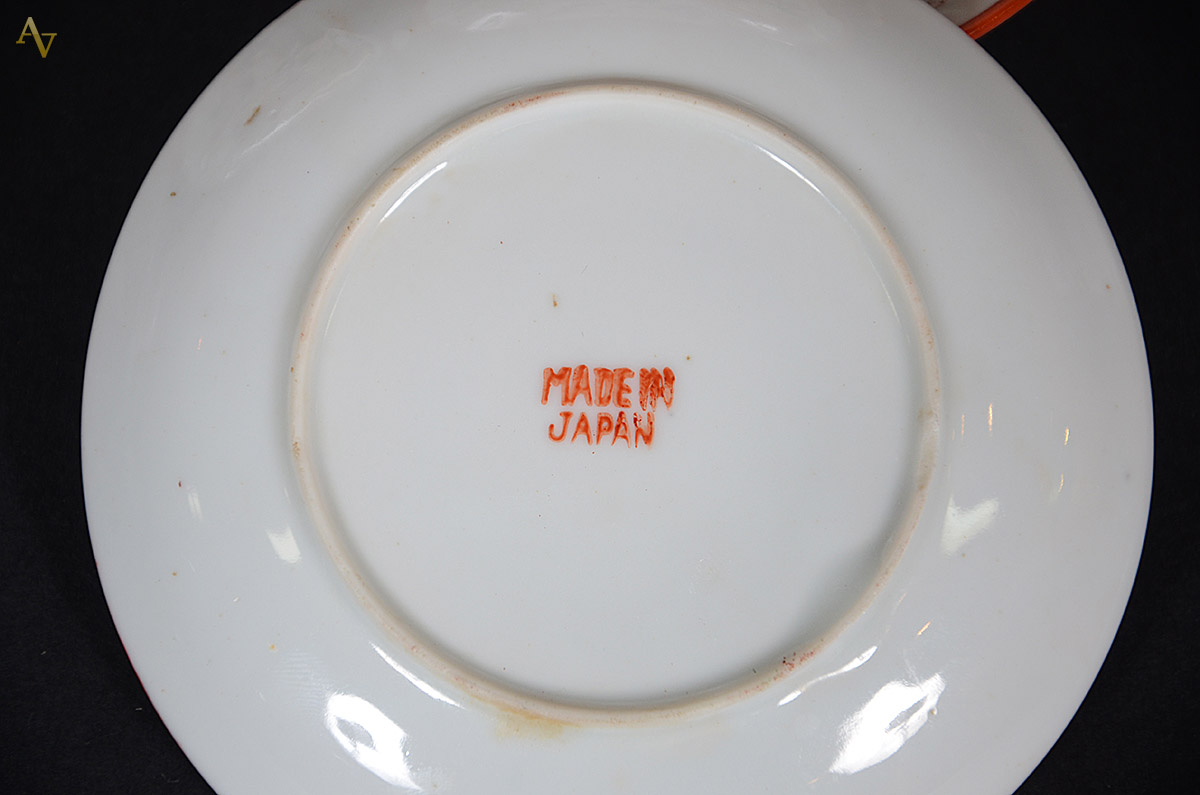 Dois jogos de porcelana japonesa, sendo: um pintado à mão, Nippon... - foto 3 de 4
