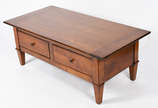 Mesa de centro de madeira nobre com 2 gavetas q... - Mesa de centro de madeira nobre com 2 gavetas que abrem para ambos os lados  e  pranchas  laterais deslizantes.