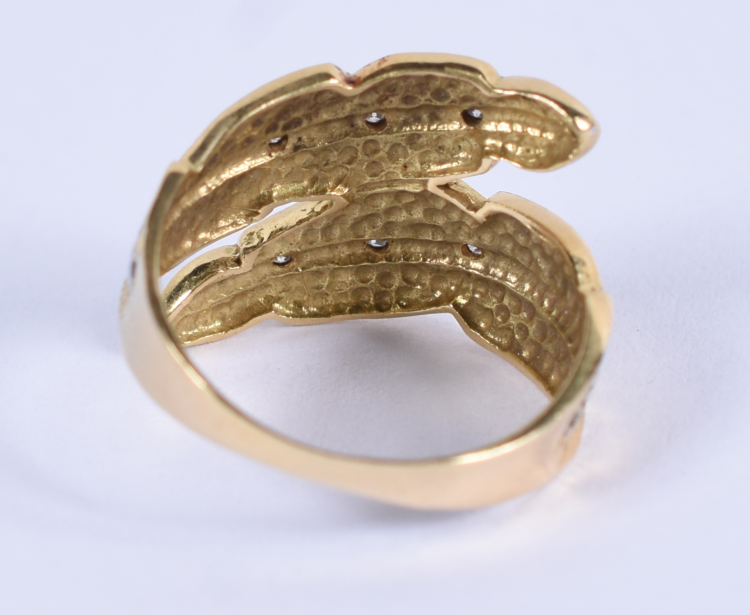 Anel de ouro 18 k com brilhantes .Aro 17.(Por questão de segurança a... - foto 3 de 4