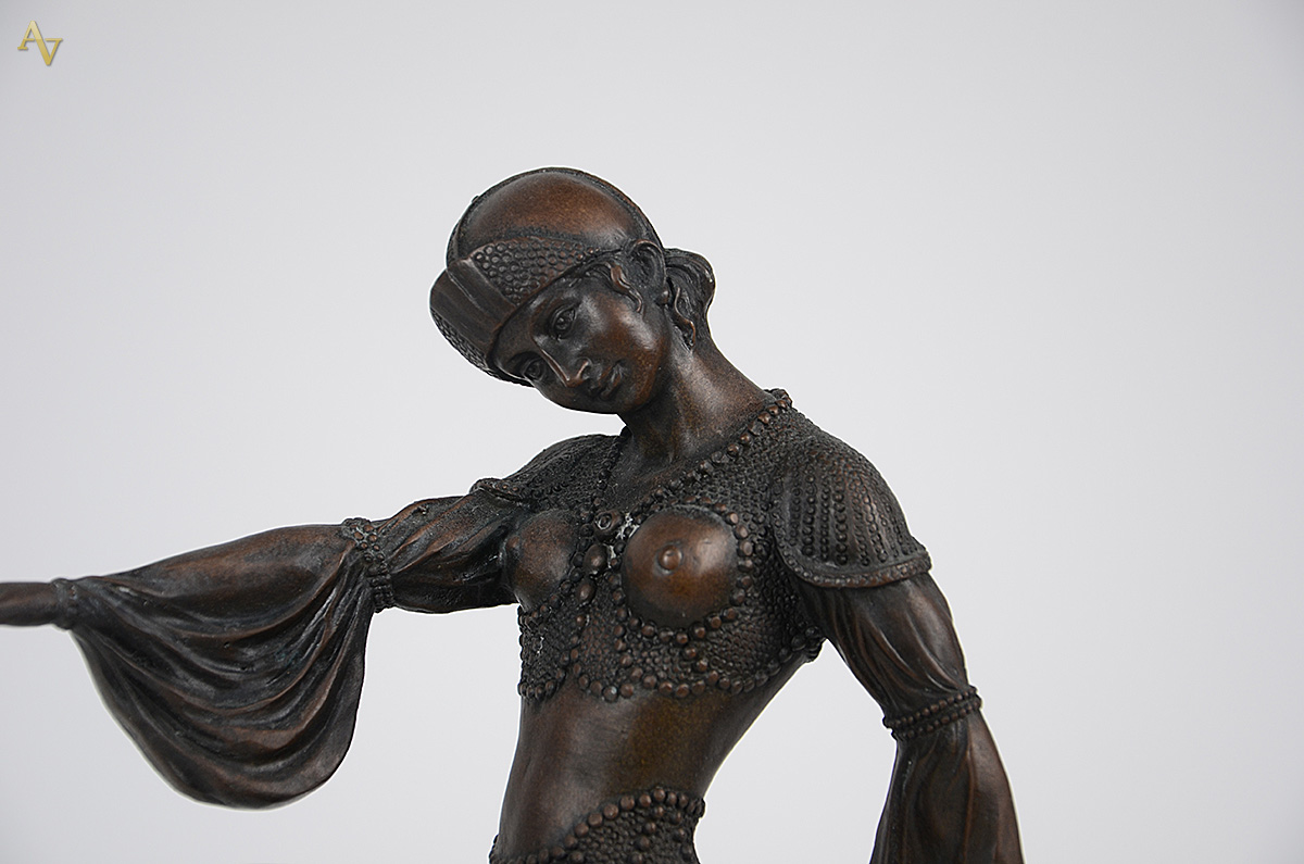 Réplica de escultura de bronze de Chiparus, assinada, representando... - foto 2 de 4