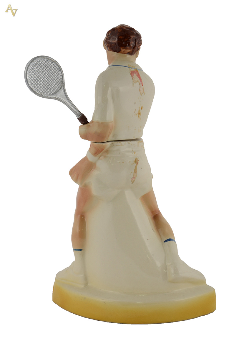 Garrafa decanter de porcelana representando tenista. Altura 37,5 cm... - foto 3 de 4