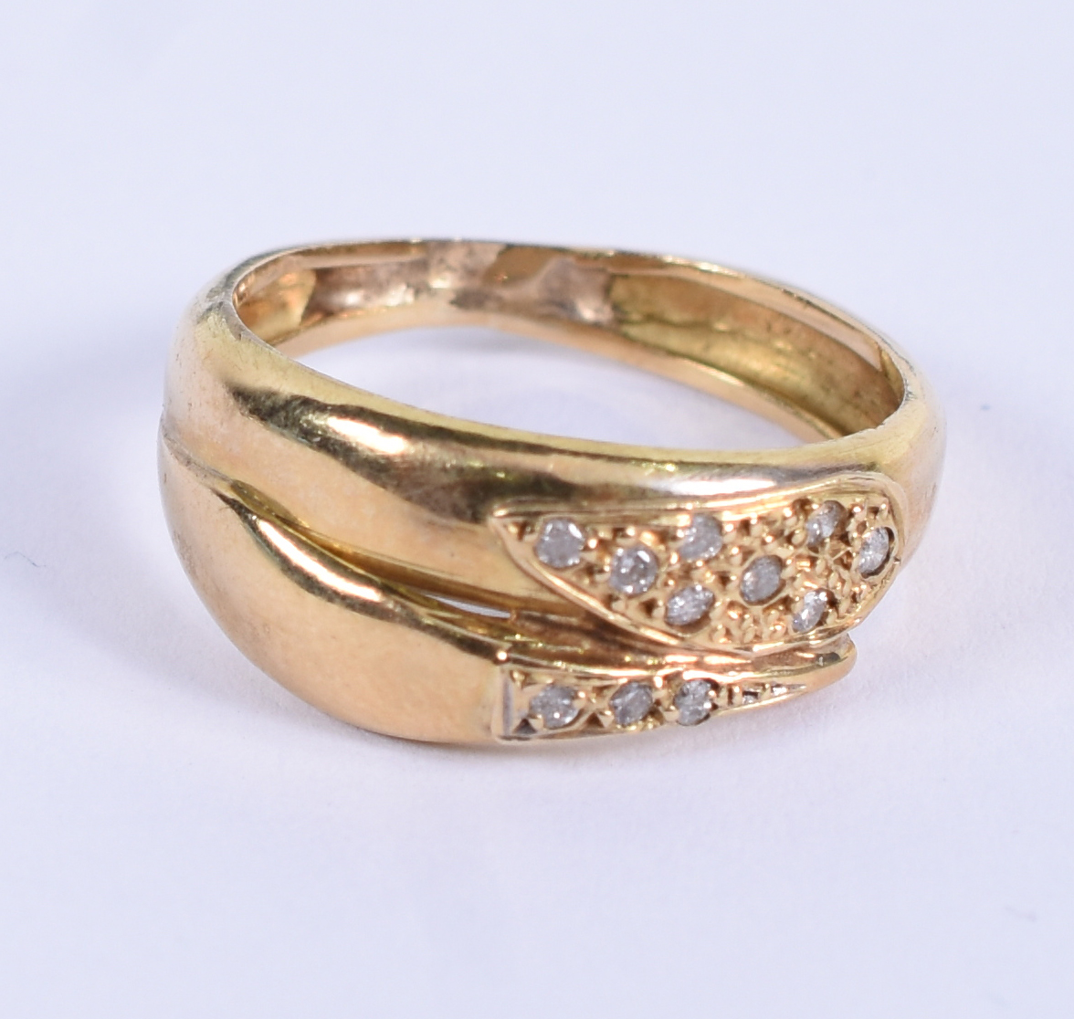Anel de ouro 18 com brilhante .Aro 18.(Por questão de segurança a... - foto 1 de 4