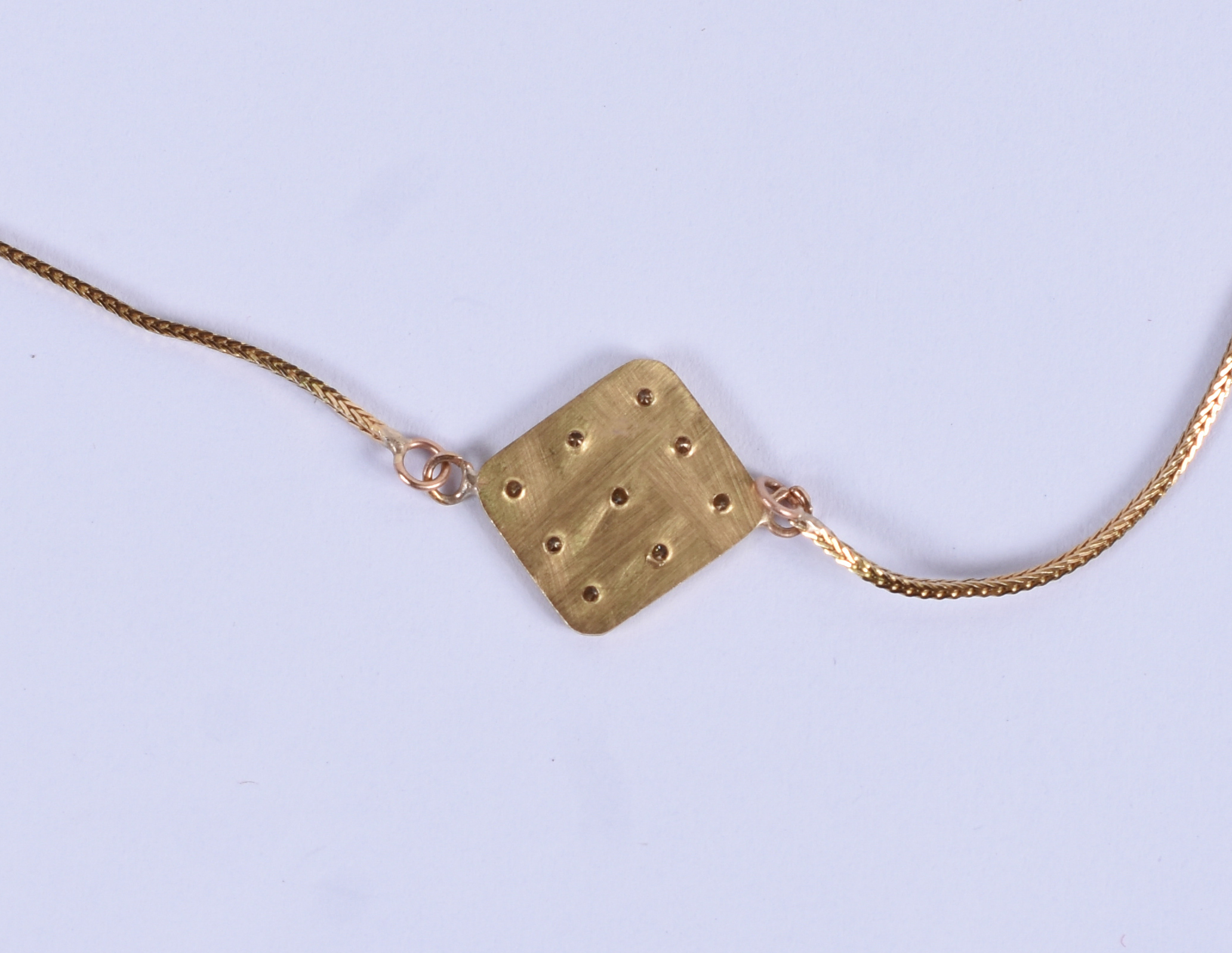 Cordão de ouro 18 k com pingente em forma de placa com... - foto 3 de 4