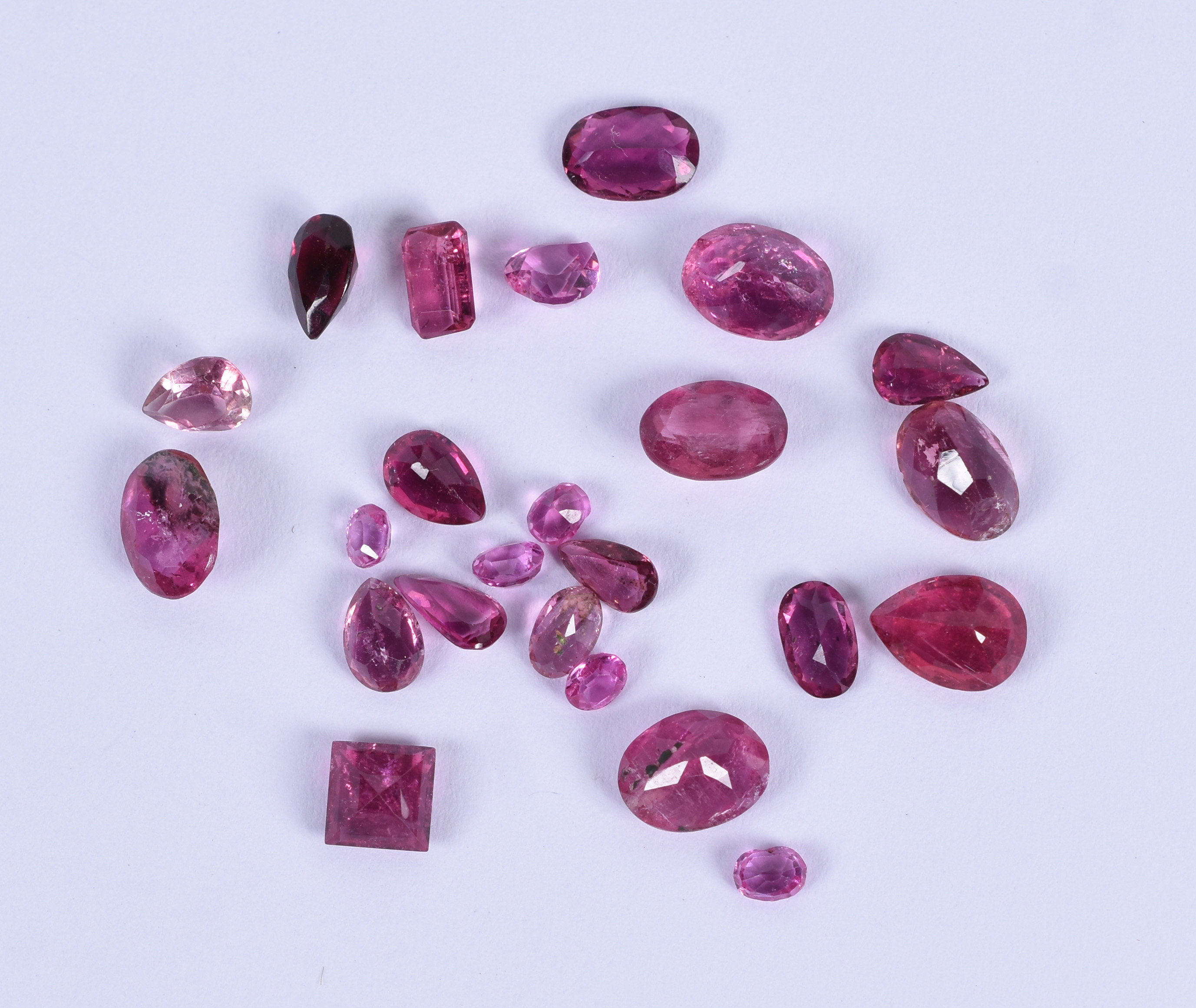 Vinte duas pedra de turmalina rosa. 28,9 cts.(Por questão de... - foto 1 de 2