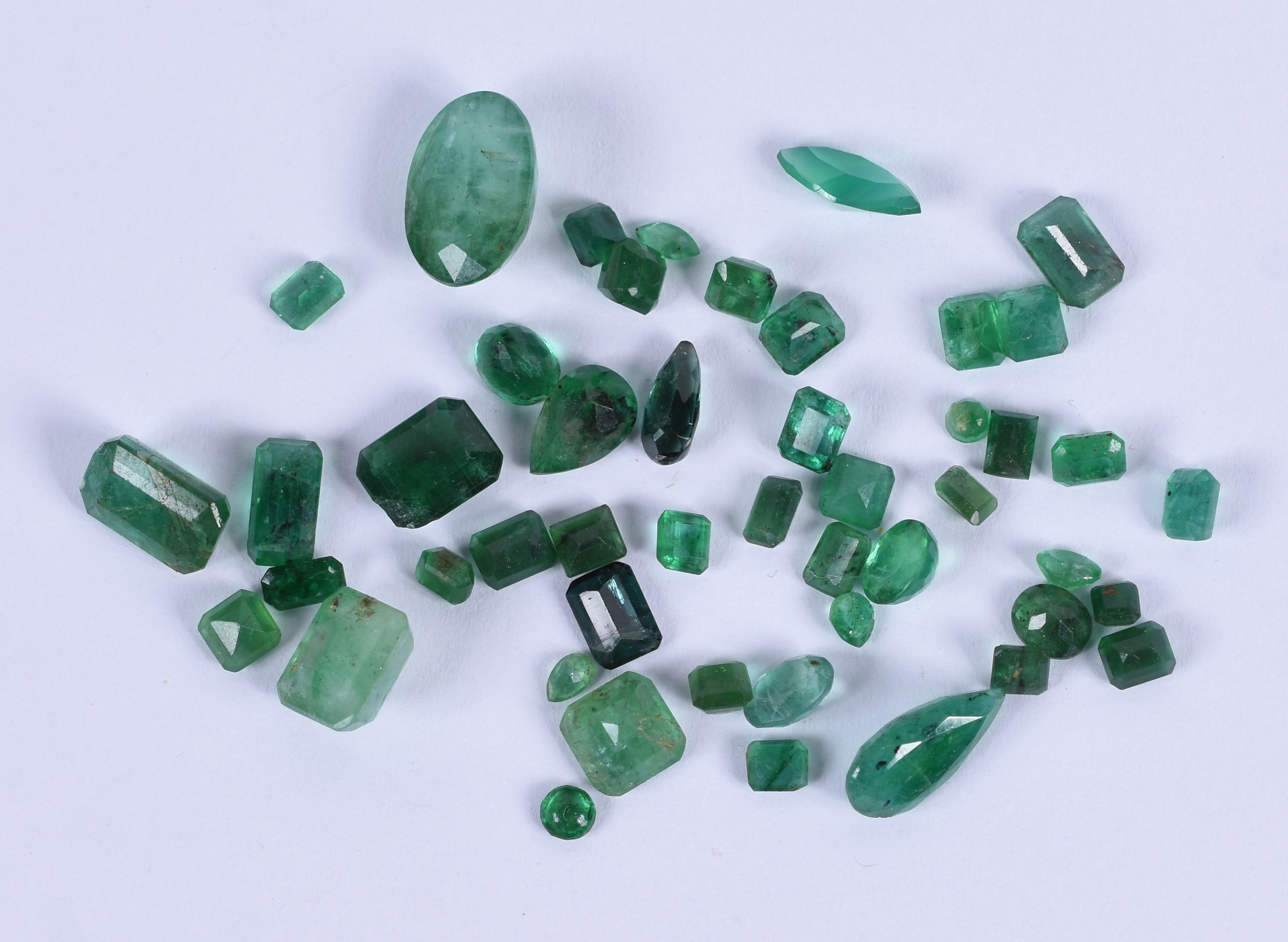 Pedras de turmalina verde . 29,9 cts. Medida de 0,2 té 1cm (Por... - foto 2 de 2
