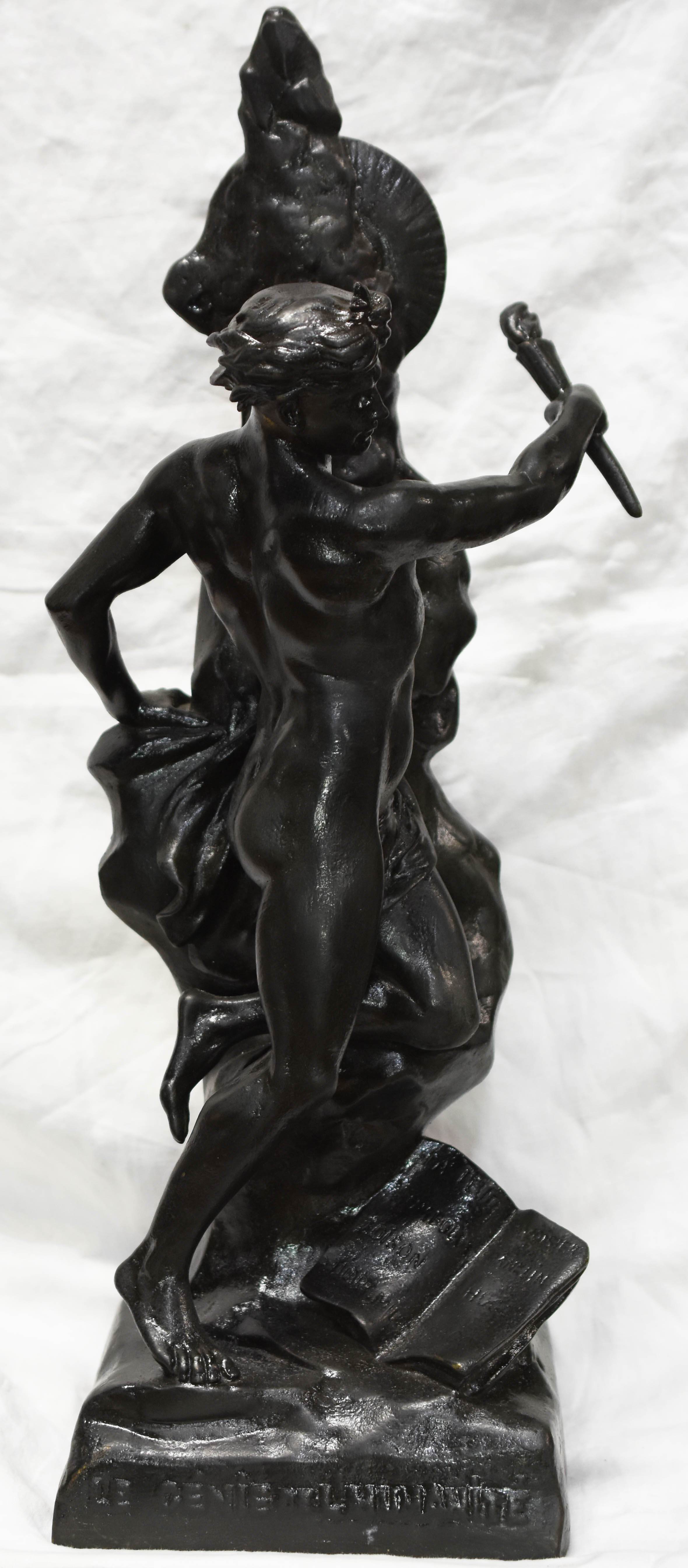 Escultura em bronze " Le genie de L ' humanité " . Finíssimos traço... - foto 1 de 7
